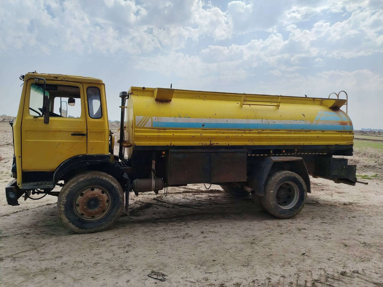 دنكر للبيع فالفو مكفول السعر 80 وبيه مجال مكان بابل ***********
