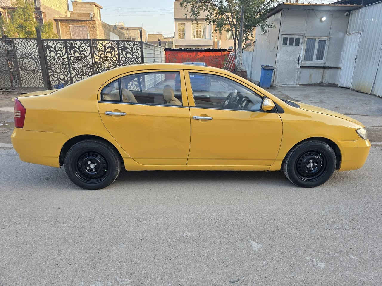 ليفان ٦٢٠ موديل ٢٠١٣ محرك كورلا كير عادي كلج جديد كورلا بيه صبغ صفحه وبنيد بدون ضرر جماليه صدر امامي خلفي جديد منظومه تبريد جديده مال كورلا شرط ثلج مدوشم كشنات وكاعيه تخم تاير نظيف رقم بغداد ومكان بغداد باسمي شادله شاشه جبيره السعر ٤٦ ورقه للاتصال ***********
