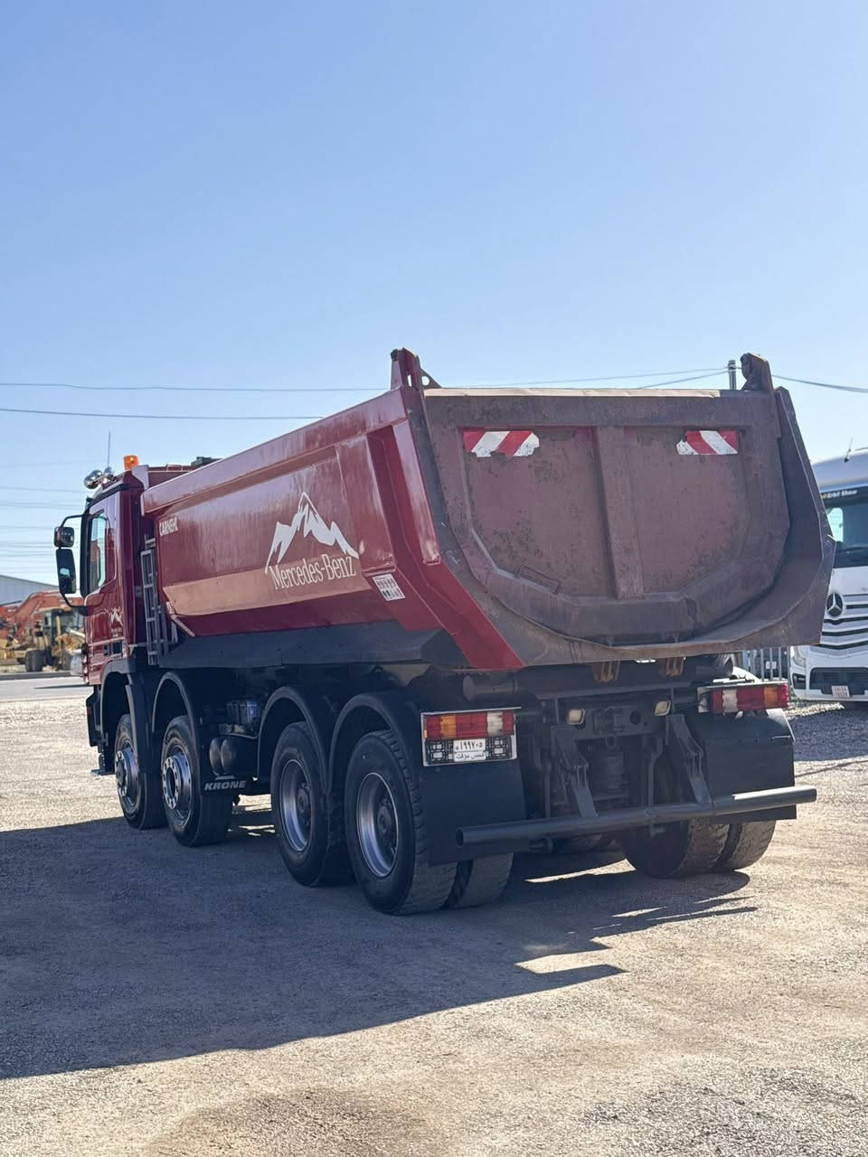 معرض مهدي اربيل
نوع : مارسيدس اكتروس قلاب
موديل : 2008 معلاي 2018
حجم :4144
ألون : احمر 
مواصفات: مارسيدس اكتروس بيلادي قلاب فور ويل فول موسفات مجموع جيف شيال كلج بنز قمار أم دوسه بودي بيلادي جديد جديد 
گير : توماتيك كلج 8 نمر
 العنوان : اربيل  قوشتب تريق كركوك  معرض مهدي اربيل 
***********
***********
