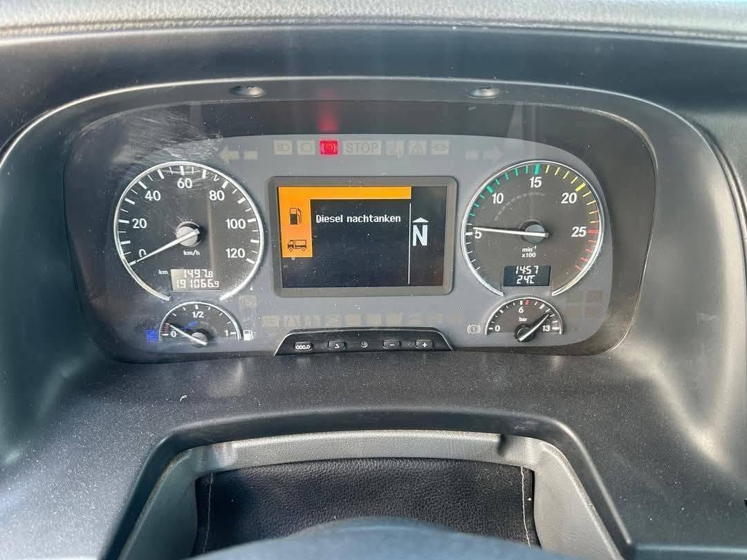 ماكينة ألمانية!!
العلامة التجارية: Putzmeister / Mercedes 

نوع الماكينة: Putzmeister M36/4 

سنة الإنتاج: 2014 
السعر ٨٥الف دولار شامل الكمرك والشحن والضريبه مدة الوصول ١٦يوم بعد الاتفاق 

ا: Mercedes-Benz 

نوع الهيكل: Actros 2641 

نوع المضخة: BSF 36-4.16 HLS 

ذراع الرافعة: 4 أذرع / 36 مترًا 
دبل مضخه شوط طويل
حجم 230
مكفول من كلشي


**إذا كنت صاحب هذا الإعلان وتريد حذفه لأي سبب، رجاءا أرسل رسالة إلى الدعم الفني**