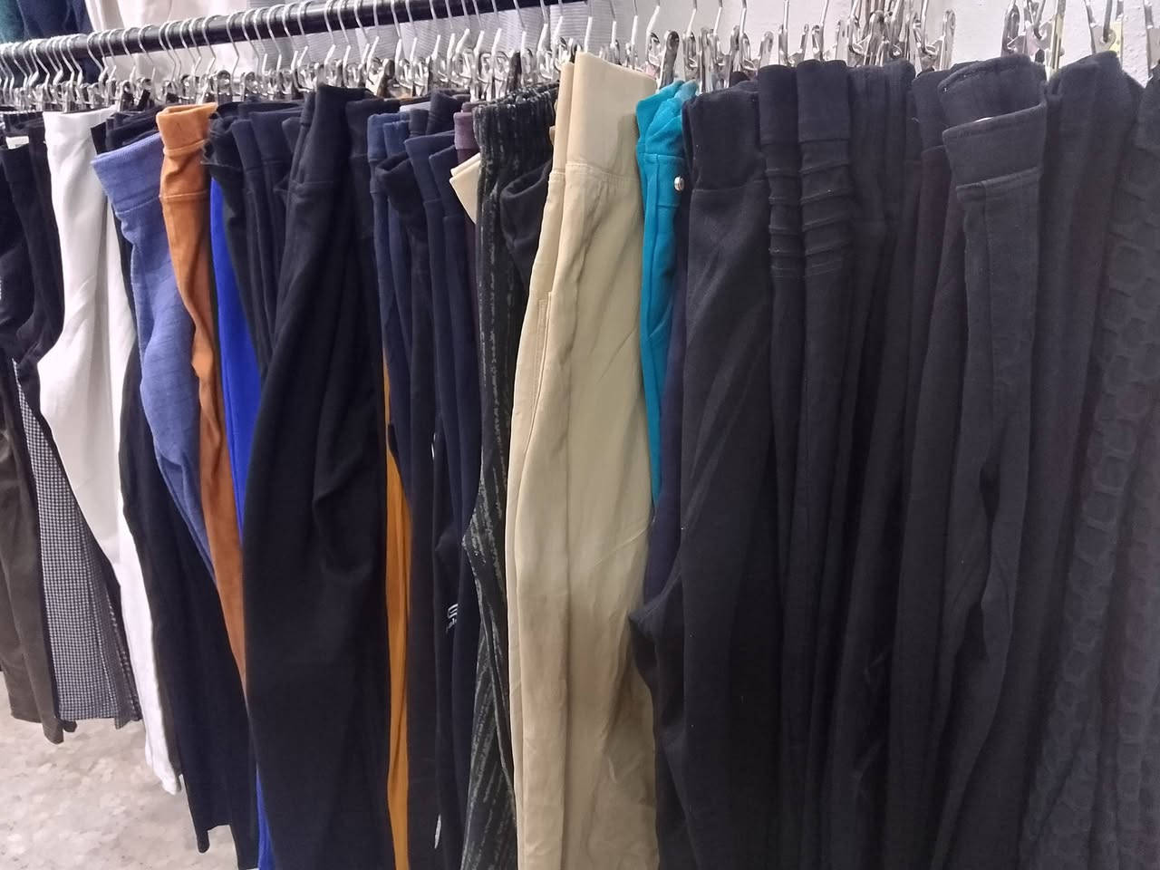 مرحبا زباءنا الكرام 
سنبدأ تخفيضات نهاية الموسم الشتوي
بلوز نسائي ورجالي 
دشداشة قديفه سوبر كريم
ملابس اطفال منزلي شتوي
تنوره طويل وقصير
وكل عام وانتم بخير بمناسبه قرب شهر رمضان المبارك 
اعاده الله عليكم وعلينا باليمن والخير والبركات 
العنوان. الكندي الثانيه ش 20 بجوار صيدليه الجمار 
تليفون واتساب ***********
