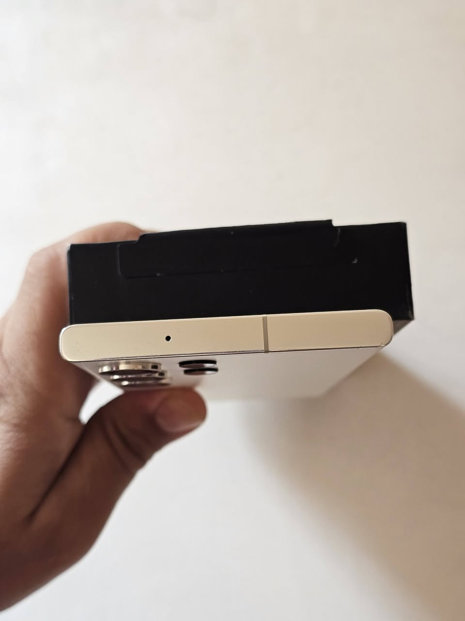 سامسونج S 23 الترا  كريمي مميز 
ذاكره 256
شرق أوسط 
ظمآن شركه الجبال 
كارتونه موجوده مطابقه
مكفول من فتح وصيانه 
نظافه 💯 ب 💯.
للبيع فقط 
مكاني بابل المركز 
سعره 725  
ما موجود على نت 

***********
