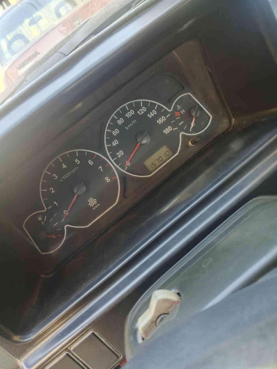 السلام عليكم مكلف بالنشر ما متواجد الفيس سايب 2011 مصفره هي وغرام ات سياره باسمي رقم جديد سنويه جديده تفاصيل ***********
