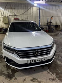 باسات R-line 2022 محرك 2000T حادث قطعتين جاملغ وبنيد بدون دواخل مواصفا...