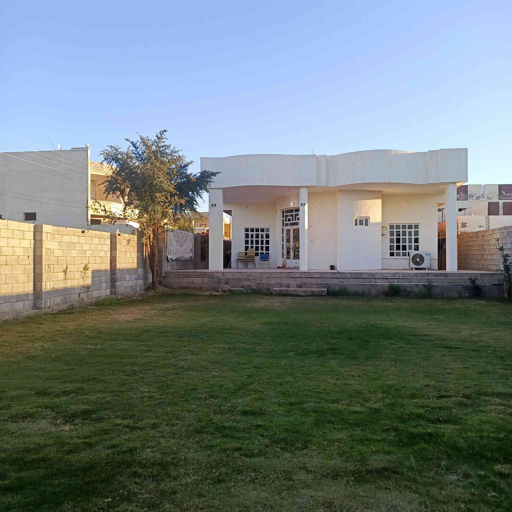 أرض تجارية استثماريه مع دار حديث المساحة 900م
واجهة ركن على الشارع العام حصيبة الشرقية صالح للسكن او مجمع طبي او مدرسة او روضة اومقر لكيان سياسي.. ملاحظة غير متواجد على الفيس للتواصل الاتصال واتساب ***********
