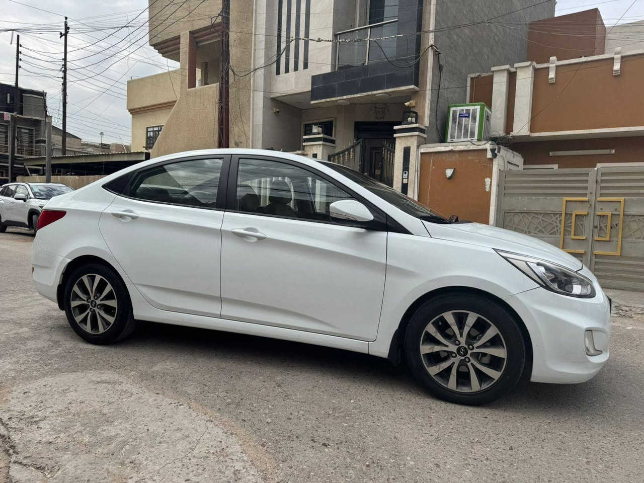 السلام عليكم لبيع اكسنت موديل 2016 كفاله عامه من الصبغ حته الدعاميات مكفوله .
فول مواصفات جديده بمعنه الكلمه ماشيه 86كلشي بيهه ع وضع الشركه فول فول مواصفات نطحته نايلون الشركه بعده بل كراسي سونار يمكم فول تحكمات استيرا داخل صاح شاشه ايباد كامرا اسبير بعده منازل كلهه ع وضع الشركه مكاني عامريه السعر 117 رقمي ***********
