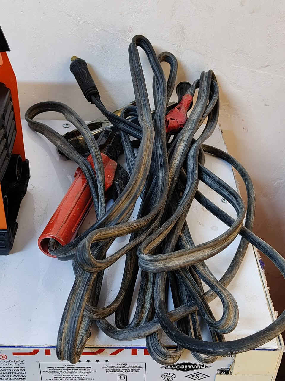 مكينة لحيم 200 امبير اخت جديدة
مع واير نحاس  حار طول 3 متر وبارد 2 متر 
سعر 60 الف


**إذا كنت صاحب هذا الإعلان وتريد حذفه لأي سبب، رجاءا أرسل رسالة إلى الدعم الفني**