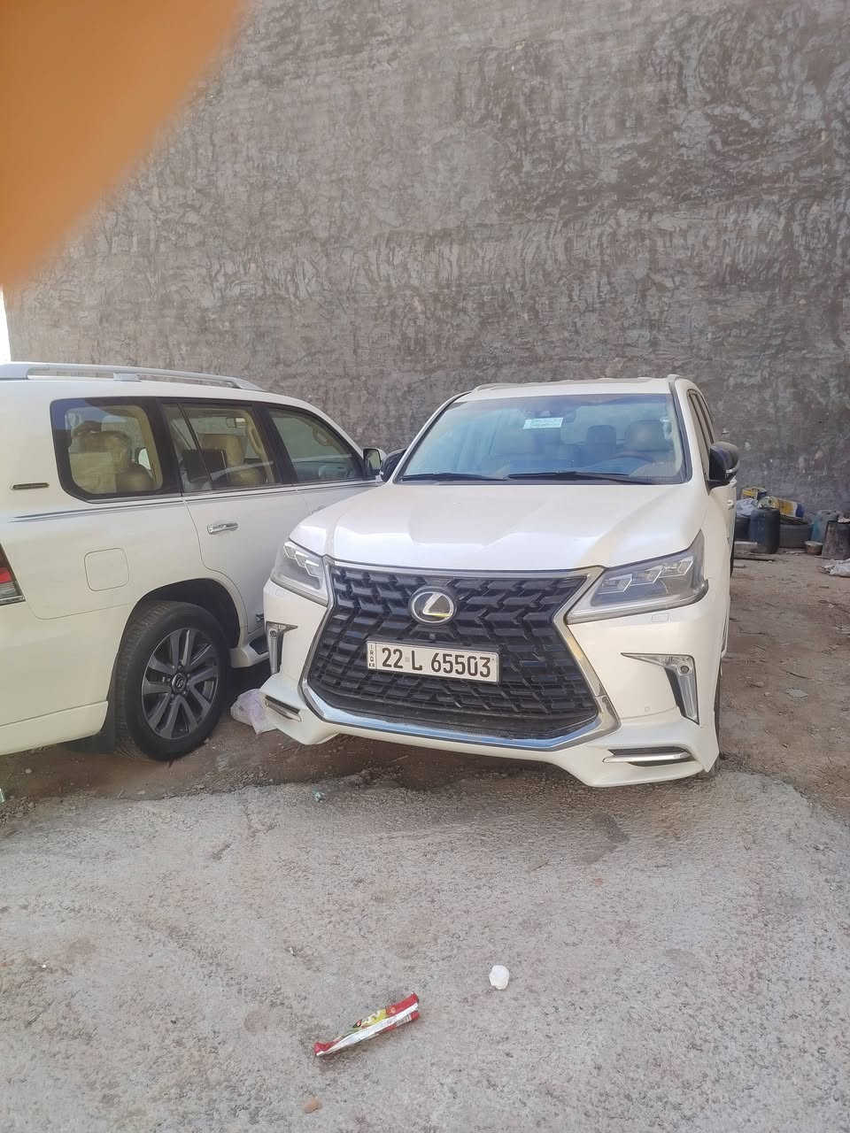 السلام عليكم لكزز للبيع ٢٠١٦ ماشيه ١٠٥ بيهه صبغ شبر موضح بالسونار السعر ٥٨٥ وبيهه مجال اشويه ***********
