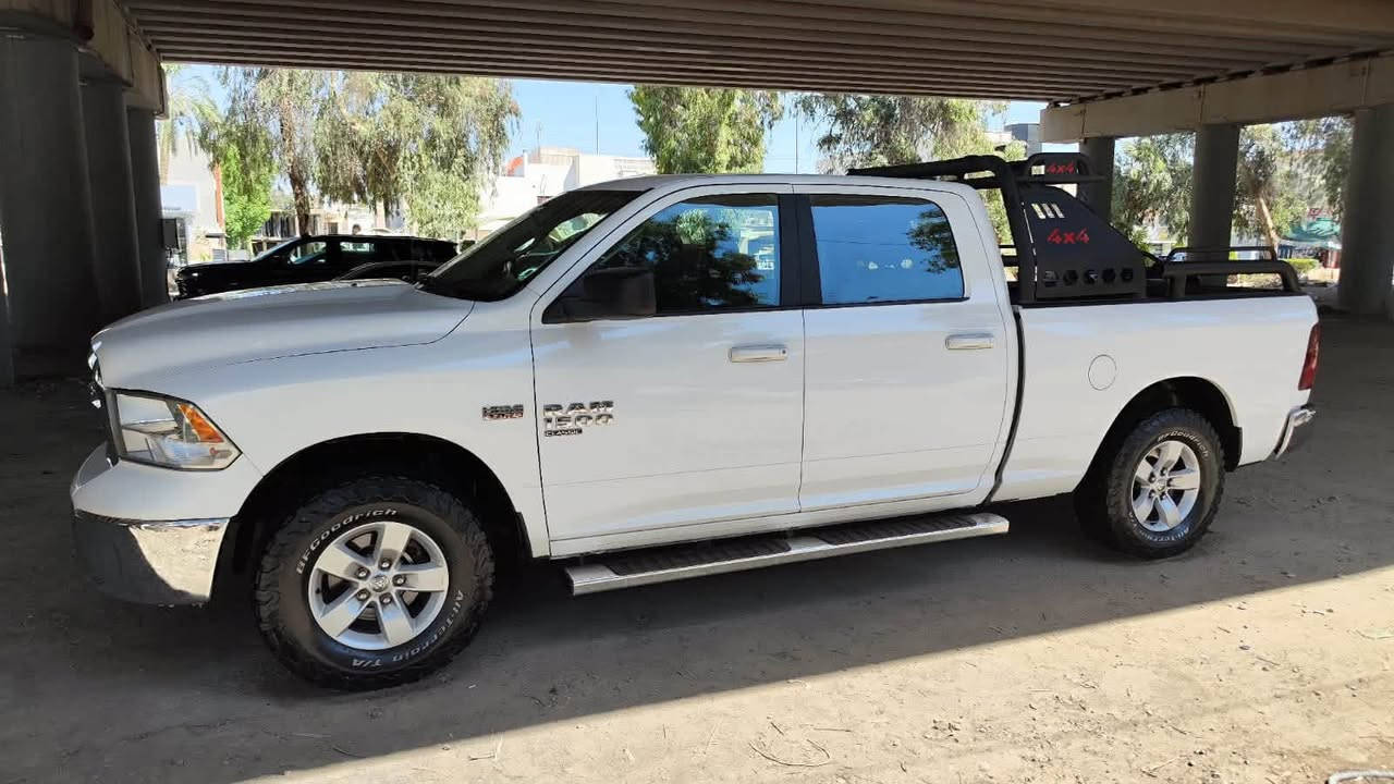 🚘 للبيع | RAM 1500 Classic SLT موديل 2020 🇺🇸
🤍 اللون: أبيض

✅ وارد أمريكي
✅ محرك HEMI V8 سعة 5.7 لتر
✅ ناقل حركة أوتوماتيك
✅ السيارة بحالة جيدة وجاهزة للاستخدام
حادث امريكا جاملغ وبنيد امامي مع جاملغ خلفي واهنا شويه صبغت الباب الخلف السائق والسياره بيها ملاحظات بسيطه صور الحادث مرفق مع الصور والرقم الشاصي 
🛣️ الممشى: 130,000 كم
💰 السعر المطلوب: 20500$دولار
📍 الموقع: بغداد – المنصور
📞 للاستفسار: ***********

افحص ب اي مركز  يعجبك السعر بي مجال بعد المعاينة والخاص مفتوح للاستفسار
