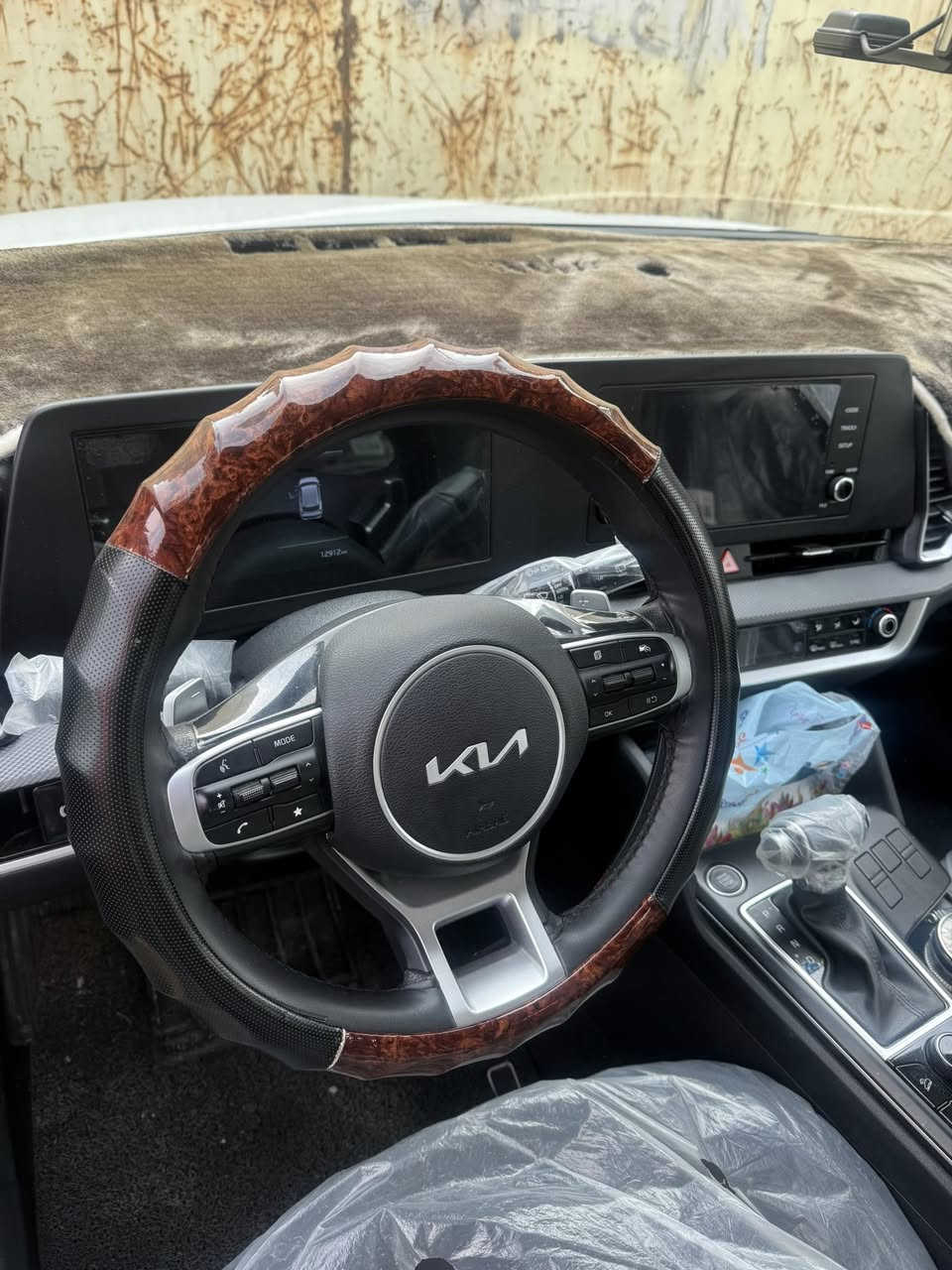 سلام عليكم للبيع اسبورتج خليجي موديل ٢٠٢٥ رقم اربيل مكان بغداد اليرموك سعر ٢٣٣ورقه دولار سنوية باسمي ***********
