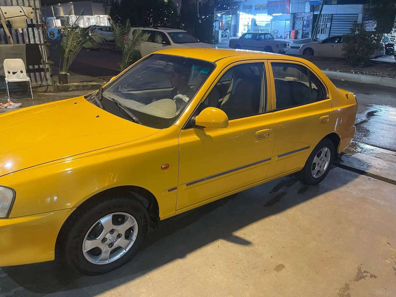 فيرنه 2015 السياره معيوده خير من اللّٰه تبريد ثلج ريموند قفل بيبان وجنطه واشاره السياره ما مشتغلين بيهه تكسي ابد اللّٰه شاهد سعره79 وبيهه مجال بسيط السياره رقم الإنكليزي جدّي مصفره هيئه  وغرامت  سنويه جديده  السيارة متعوب عليه الله شاهد ع كل كلمه بغداد وبسمي مكاني الاعظمية حي تونس. 
 الاستفسار 
***********
