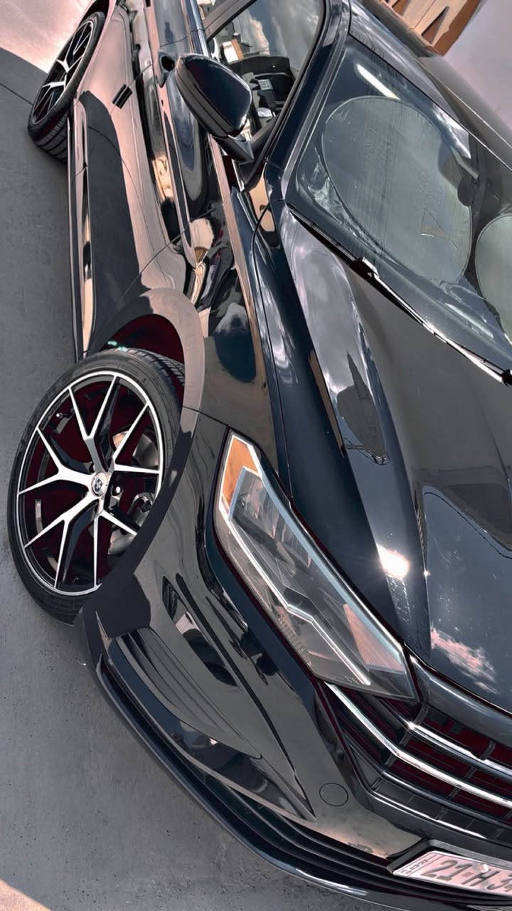 بۆ فرۆشتن- للبیع ✅
مۆديل: volkwagen jeeta 
ساڵی : 2021 
بزوێنەر: 1,4 turbo
خەسڵەت: کلین تایتڵ 
ماوەی ڕۆشتن : ٦٥،٠٠٠ میل
تێبینی : قۆپێکی هەیە لای سەکن
نرخی: 17,400$ 
ژمارە موبایل: ***********
فولكس واجن جيتا 2021 (Volkswagen Jetta)
الموديل: 2021
المحرك: 1.4 تيربو (1.4 Turbo)
تقرير السيارة: كلين تايتل (Clean Title - بدون حادث)
المسافة المقطوعة: 65,000 ميل
الملاحظات: توجد طعجة بسيطة جهة الراكب (السكن).
السعر: 17,400 دولار (174 ورقة)
رقم الهاتف: *********** أربيل, العراق
