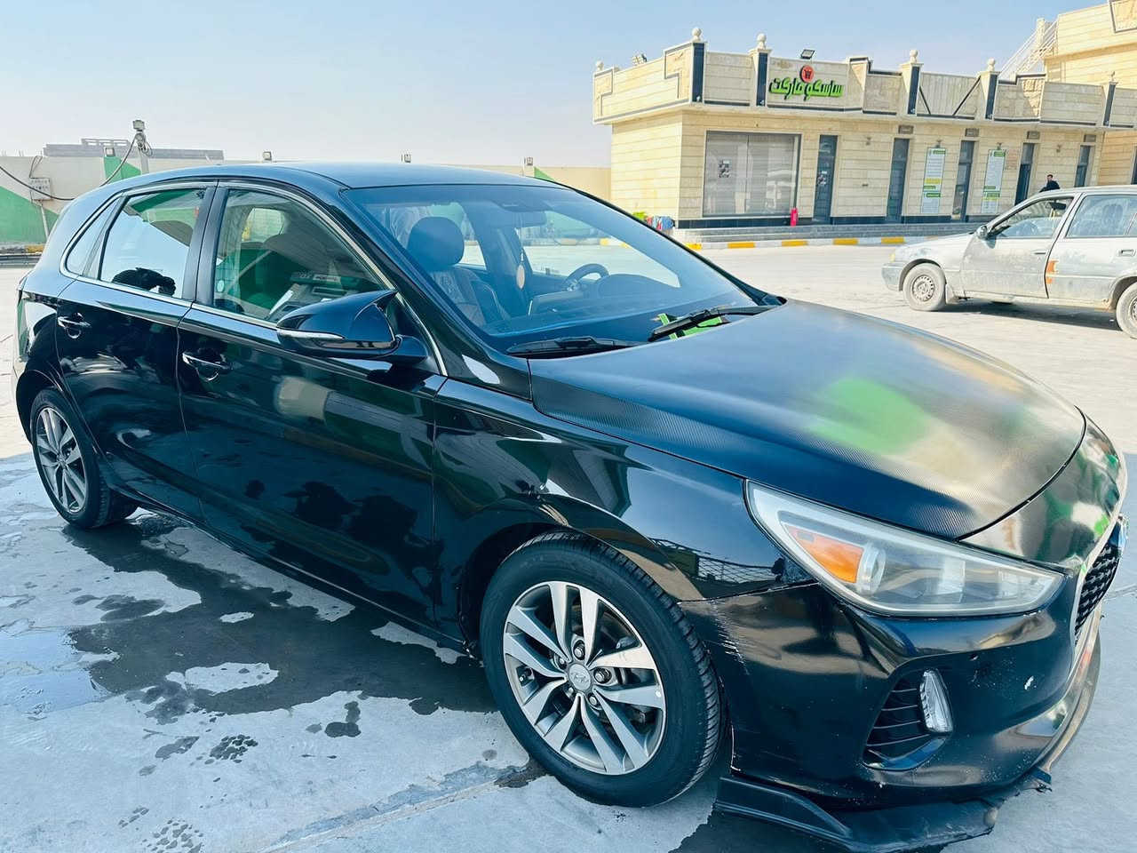 سلام عليكم 
النترا 2019 GT
رقم بغداد مشروع وطني 
سنويه 27
سياره ضررها من امريكه دعاميه وبنيد 
كفاله شواصي ولغود 
تبريد وتدفئه خير من الله 
تدفئه كشنات 
تدفئه ستيرن 
بنيد مصلح ومغلف كاربون فايبر 
وبيها رصعه معدله بارد بالجاملغ الخلفي 
سياره خير من الله مناقصها شي ابد ونضيفه جدا 
السعر 117 وبيها شي قليل حك الجيه 
ملاحضه ( المحرك بداية تبخير بدون تنقص لان محركها gdi) 
رقم الهاتف ***********
