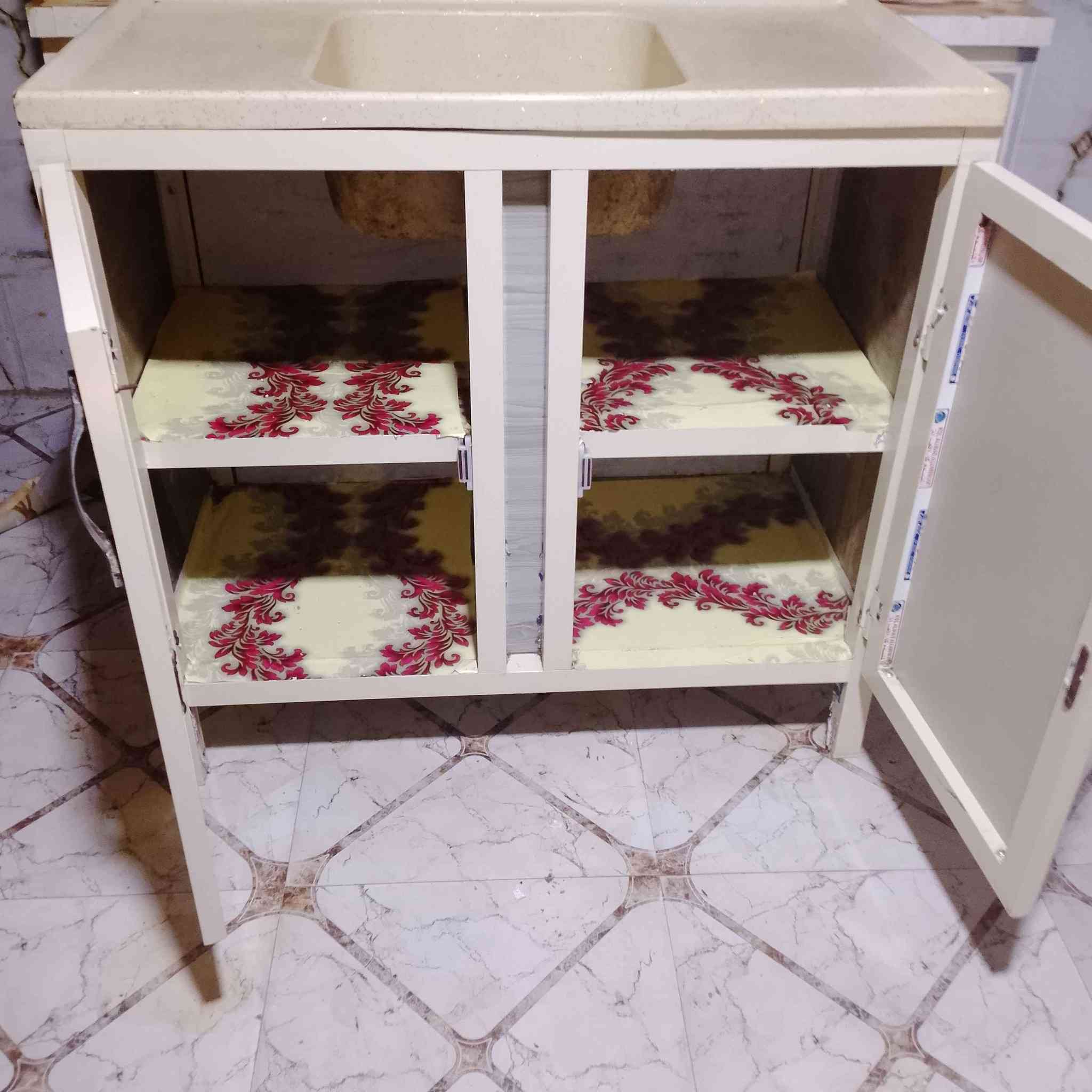 للبيع كاونترات  تفصال عله متر ونص 3 قطع نضيفات جداً كاونتر  مبطن متر ونص وسنك متر مرمر  سعر 300  3 قطع  + كاونتر  تركي تفصال متر ونص وسنك ستيل متر سعر 275  3 قطع  العنوان بصرة تاميم للاستفسار  ‏‪***********‬‏ البصرة, العراق
