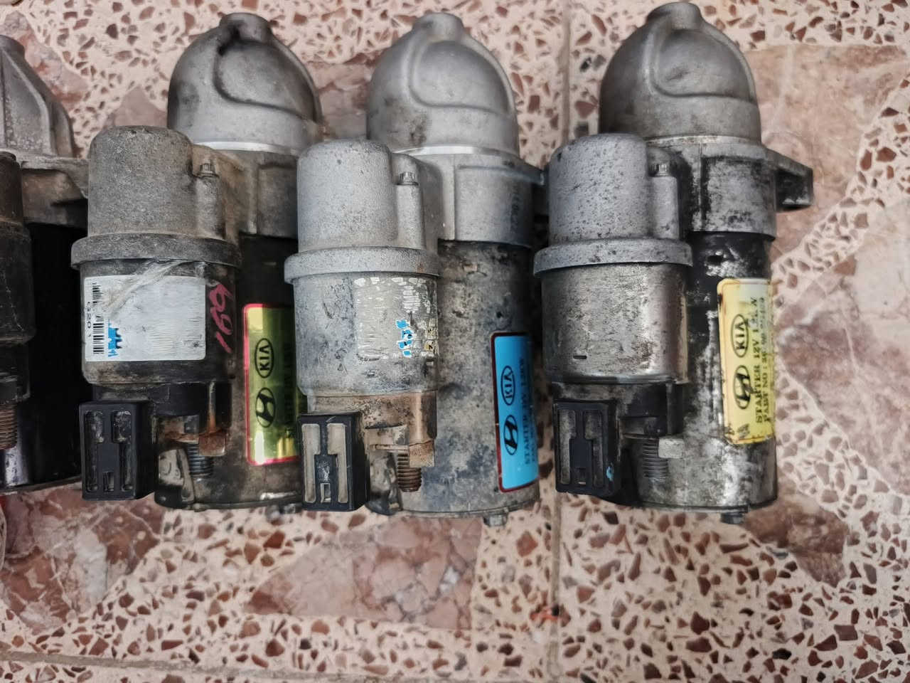 السلام عليكم
سلفات مشكل محرك
 2400/1600/1800/2000/ 
افالون
 داينمو 1800 
ودرين هواء لقمه للاستفسار
***********
