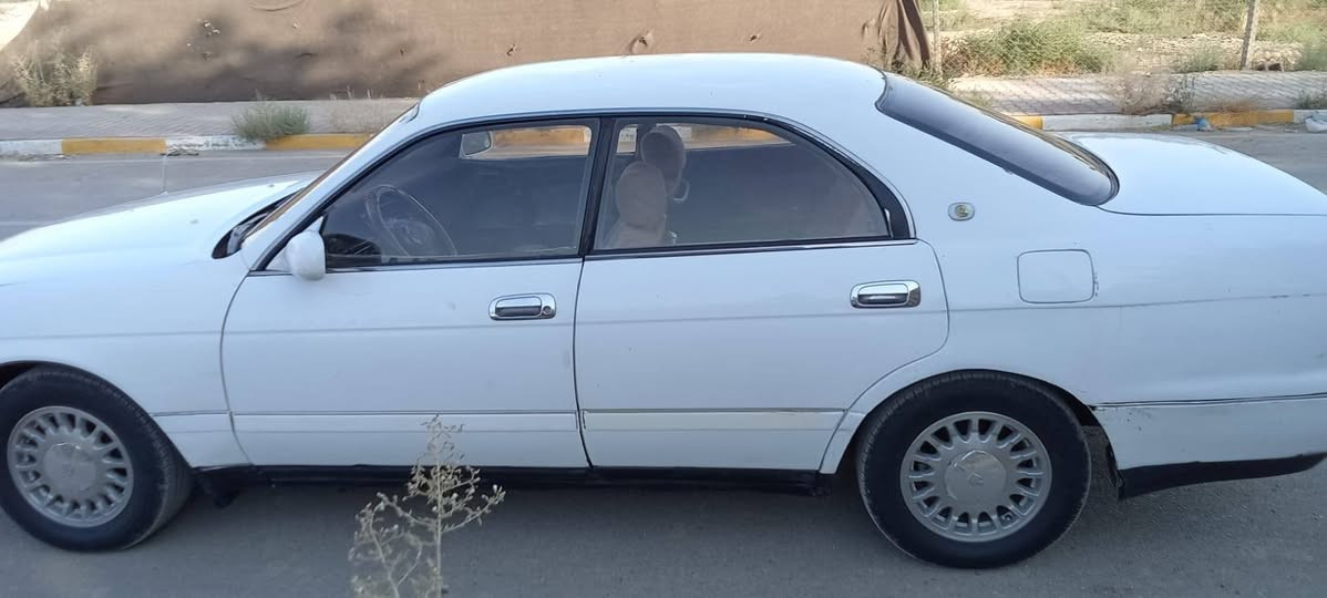 السلام عليكم بطه متصل للبيع موديل ١٩٩٢ لون ابيض بيه مكينه ٢٥٠٠ في في تي مكفوله كير مكفول سنويه وهزه ورقم جديد بأسمي شرط التحويل تخم تاير جديد تبريد شغال ثلج صدر خير من الله غرفته مدوشمه كهربائيات شغاله من الطول للطول السعر ٤٨  بيه مجال قليل مكانه واسط قضاء الصويرة
موبايل ***********
