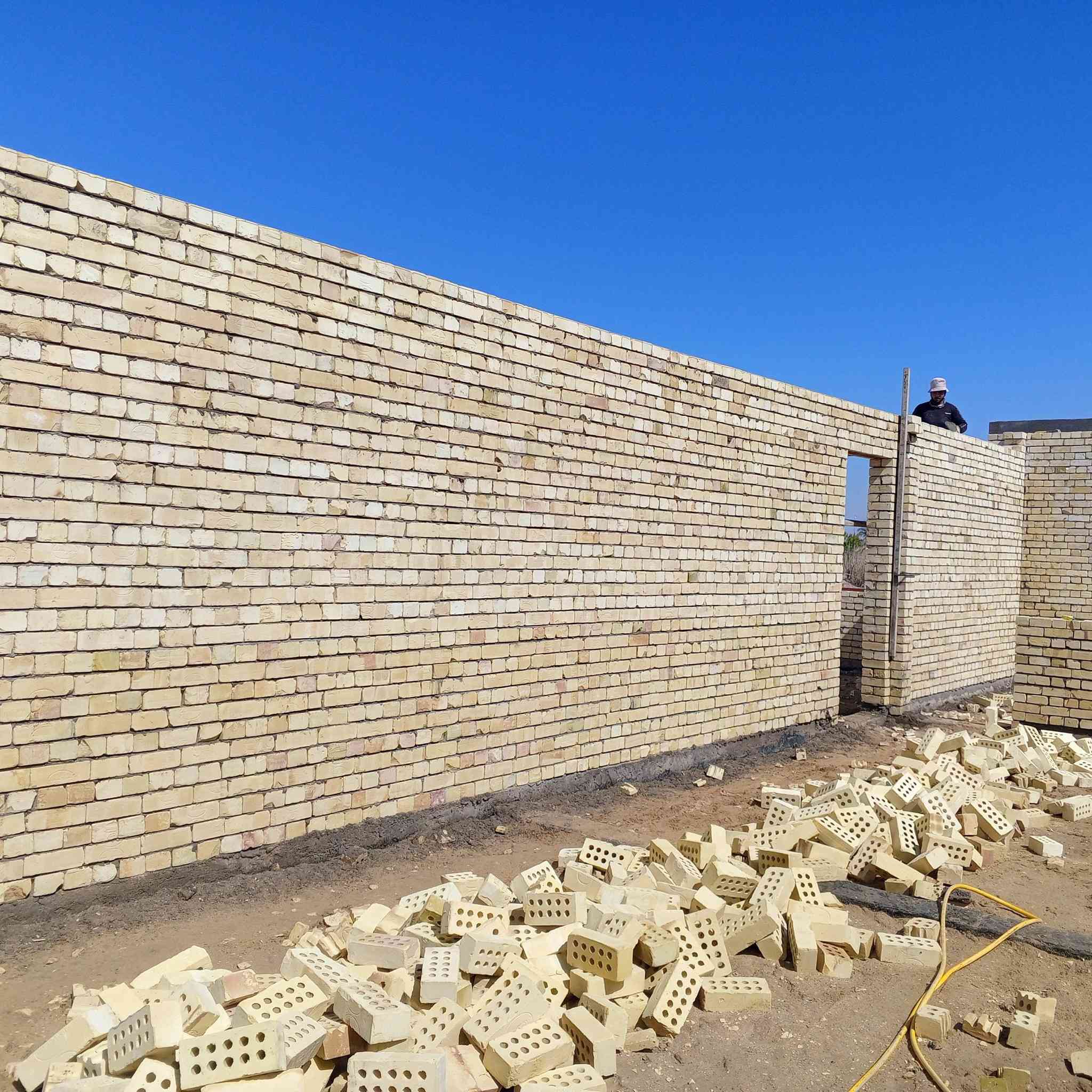 سلام عليكم خلفه بناء شغل درجه اولا اسعار مناسبه داخل كربلاء فقط رقم واتساب ***********
