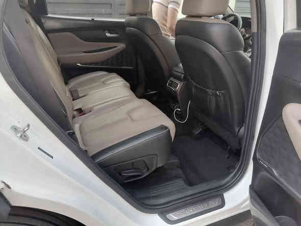 سنتافي ٢٠٢١ فول مواصفات
٢٥٠٠ تيربو محرك
حادث جاملغين خلفيه وصندوك مبدل نفس اللون
للاستفسار الاتصال على الرقم ***********
السعر ١٧٠ ورقه وبيها مجال
