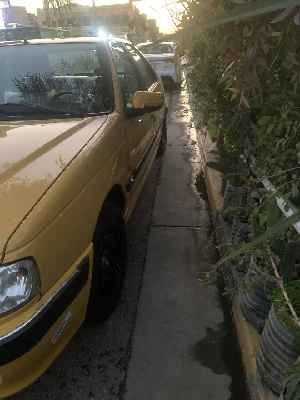 سلام وعليكم بارص15 كير مكينه خير من الله  تخم تايرجديد صدر امامي خلفي جديد تبريد شغال تتفئه شغاله غرفه جديدة مدوشمه عام سيارة جاهزة وكامله اي نقص مابيه بدون ضربه فقط جاملغ امامي بلادي مبدل وهلال معمر بدون خياسات  تحويل ثاني يوم سنويه بسمي وهزة جديدة سعر 46 وبيها مجال بسيط 
الاستفسار ع رقم ***********
العنوان بغداد البياع
