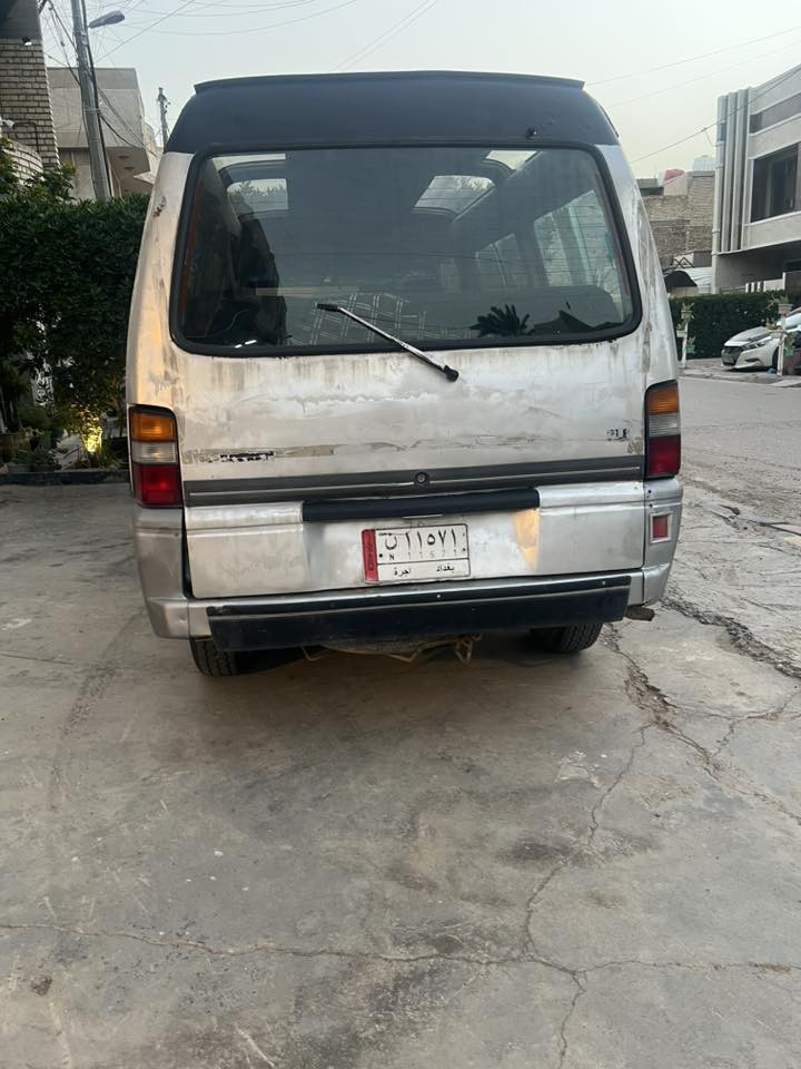 ميسوبيشي L300 سياحي  11 راكب بغداد 1991 السياره بلاديه كير مكينه اكسل كفاله ترايهه خير من الله كهربائيات كلهه شغاله تخم تاير جدد دوشمه السعر 33  وبيهه مجال مكاني بغداد الكرخ ***********
