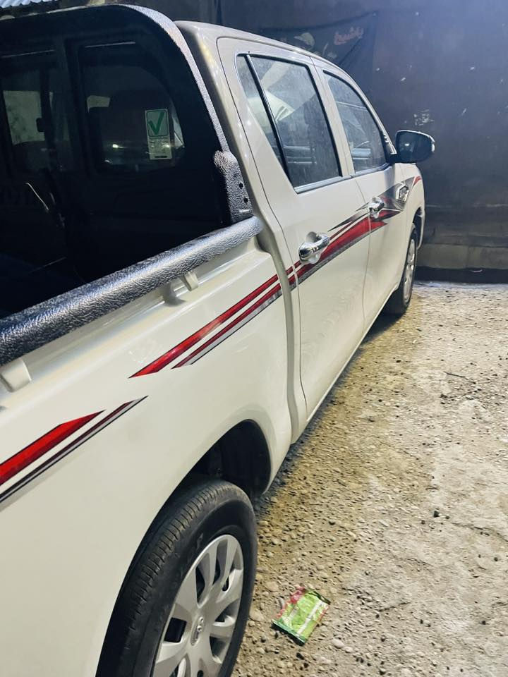 السلام عليكم 
تيوتا هايلوكس 2024 كير عادي 
مكفوله كفاله عامه 
فول مواصفات ***********
