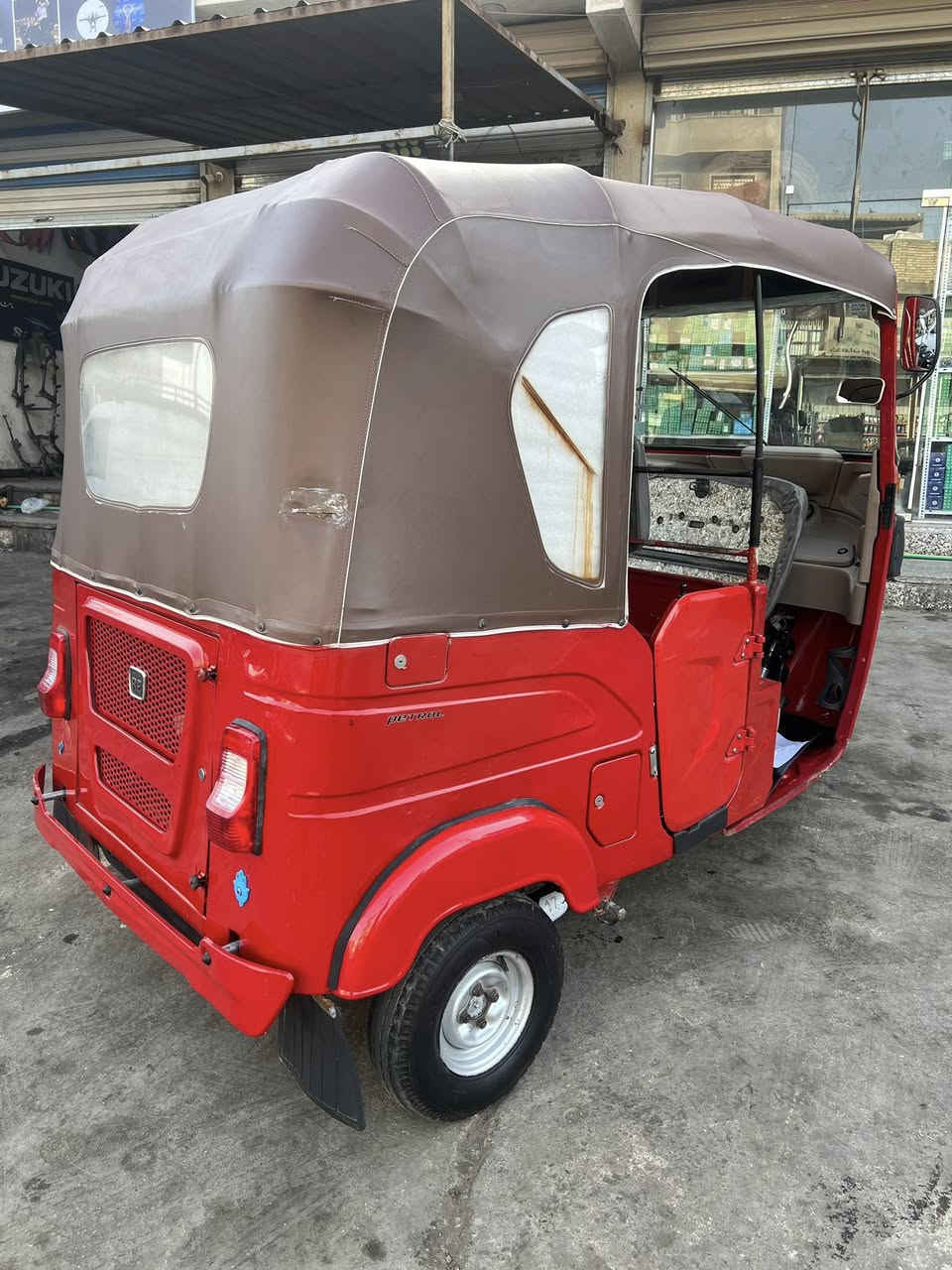 سلام عليكم تكتك ٢١ مكفوله مكينه كير اكسل برغي ما مفتوح مكفول لا ضربه ولا طخه تكتك خير من الله مابيها نقص برغي تحويل ثانيوم بكاني البياع تقاطع درويش سعرها ٨ و ربع ***********
