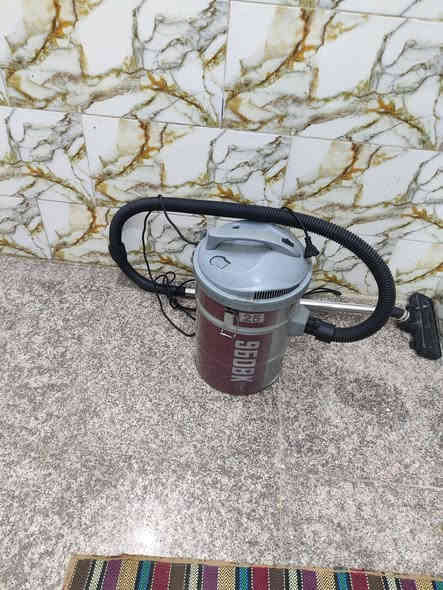 من رخصت الادمن 
غراض مستخدمه نبيع شلع مال بيت متحولين لبغداد 
انريد واحد علئ باب الله بياع شراي ياخذهن للستفسار 
***********
