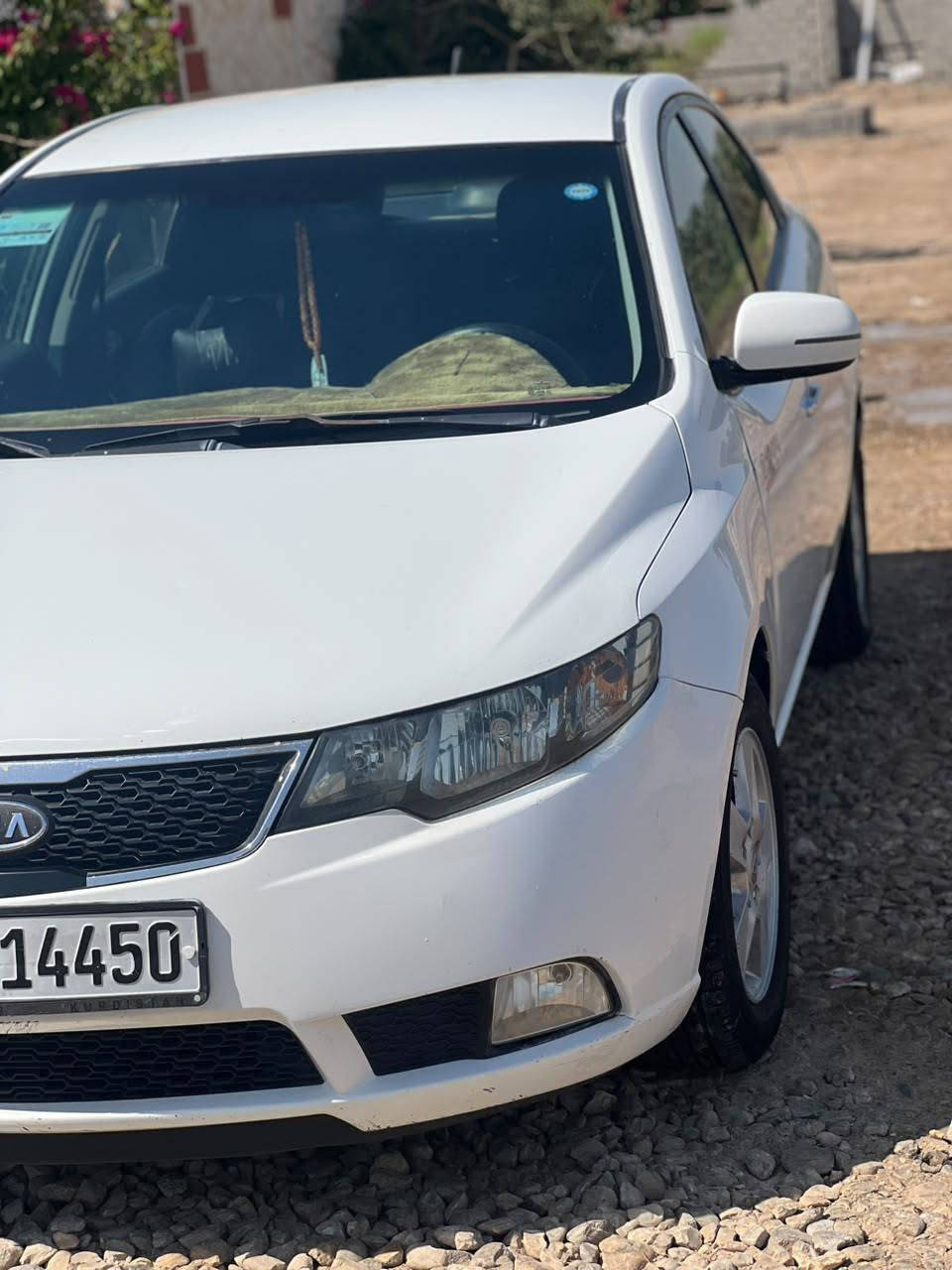 سلام عليكم سيراتو للبيع او مراوس سياره بيهه نص قطعه صبغ وبارد بجاملغ الخلفي وره السايق شي قليل سياره مبولشه قبل سبوع وصدر خلفي امامي جدد تخم تاير موديل 12 بسمي تريد تحويل تريد وكاله رقم سليمانيه مكاني واسط صويره سعر خاص ***********/***********
