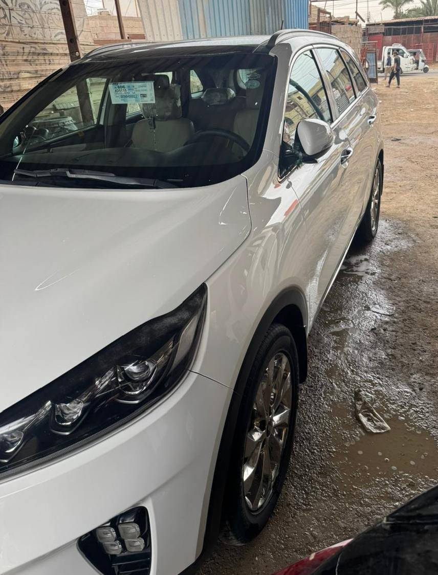 سياره سورنتو للبيع 2018 ثلاث قطع تبريد فول سياره بني رامه مكينه وكير مكفول  ***********
