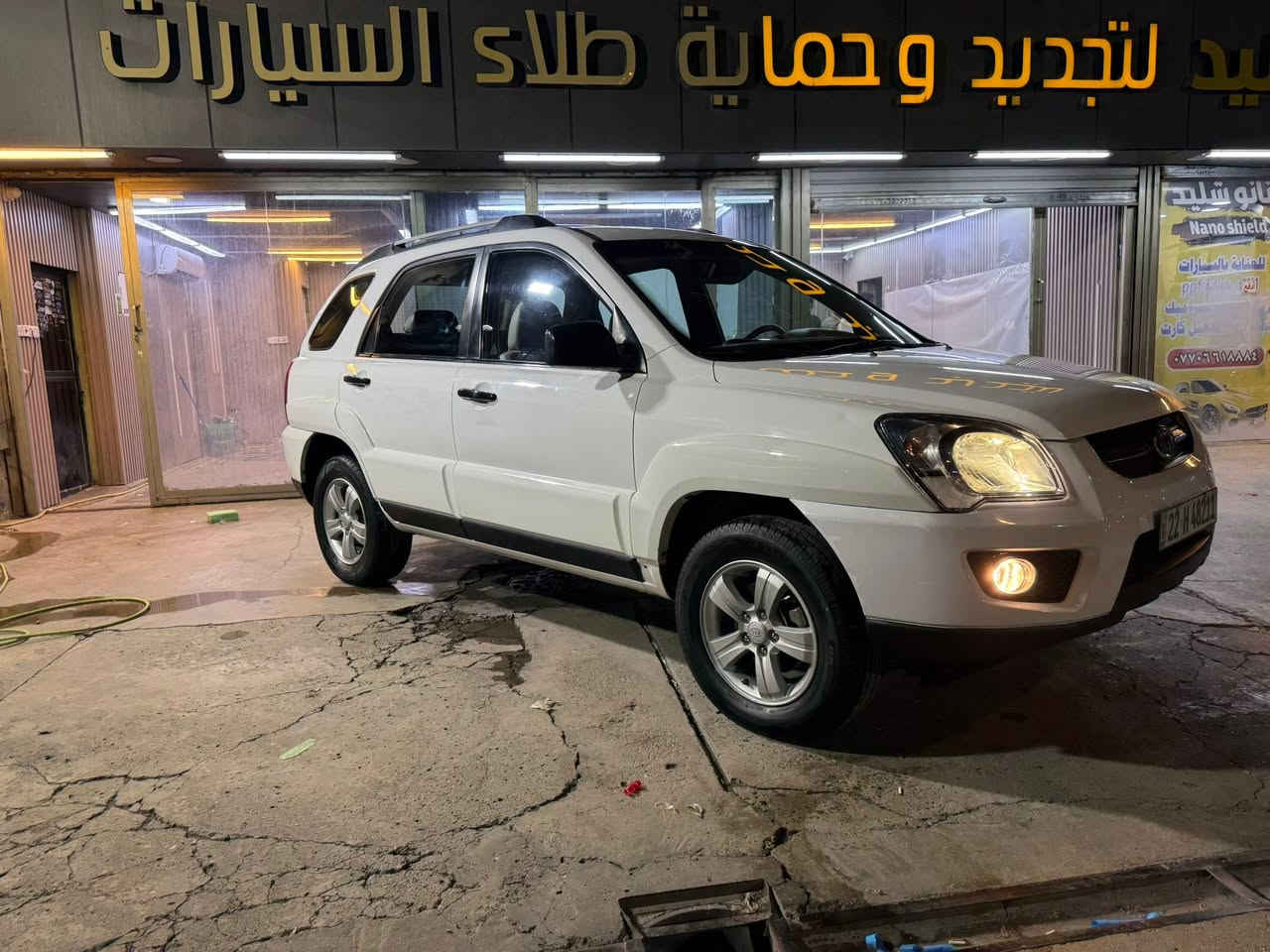 السلام عليكم شباب من  رخصت اخونا الادمن المحترم عندي هاي لاسبورتج 2009 خليجي مكينه 4 سلندر 2000مكفوله من الصبغ السيارة بس دعاميه اماميه فقط الباقي كفاله عامه السيارة كلش جديده ماشيه 157 الف تحويل وكاله حاضر عارضها 110 او بيها مجال مكاني بغداد حي القاهرة ***********
