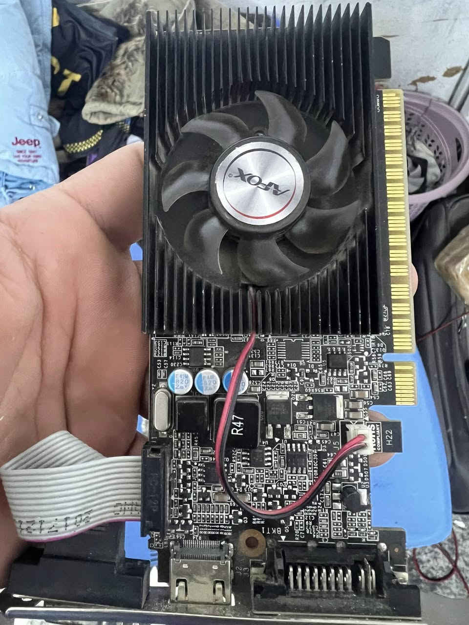 السلام عليكم شلعه كامله للبيع 
تفاصيل رام حاسبه 8 كيكا تردد 2666
معالج i5.7500+كرت وي فاي 
كرت 710 مديتعرف 
يده ستيل سيريس للايفون فقط شغاله
كيبورد ريد دراكون شغال بس يردله ضبط 
كامره فول اج دي 
محاكي طيران لوجتك 
معالج وفان قديمات 
هارد 160 شغال


**إذا كنت صاحب هذا الإعلان وتريد حذفه لأي سبب، رجاءا أرسل رسالة إلى الدعم الفني**