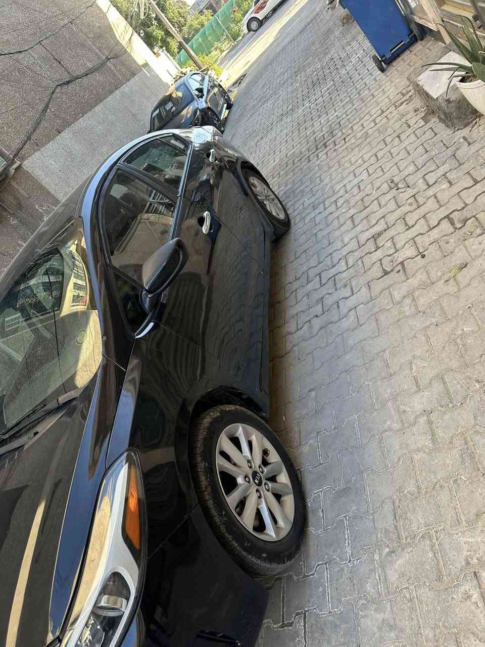 السلام عليكم
كيا فورتي موديل 17
رقم اربيل سنوية لل 2028
هزتها تنتهي بشهر الثامن
ماشية 152 
السيارة جهازة كلشي مناقصها
تايرات نضاف
صدر خلفي امامي جديد
كلشي بيها شغال 
عنوانها الشعب حي سومر
سعرها 98وبيها مجال حك الجية بسيط 
السيارة مناقصها شي وكلشي موضح بيها بلفديو 
رقم هاتف
***********
