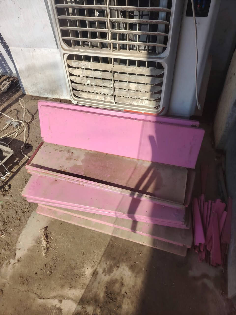 السلام عليكم ٣٣ رف كاملات هنه وسكك وحملاات لسعر مناسب بس يرادلهن غسل لعنوان ابو غريب الحمدانيه *********** اي استفسار تفضل خاص او اتصل
