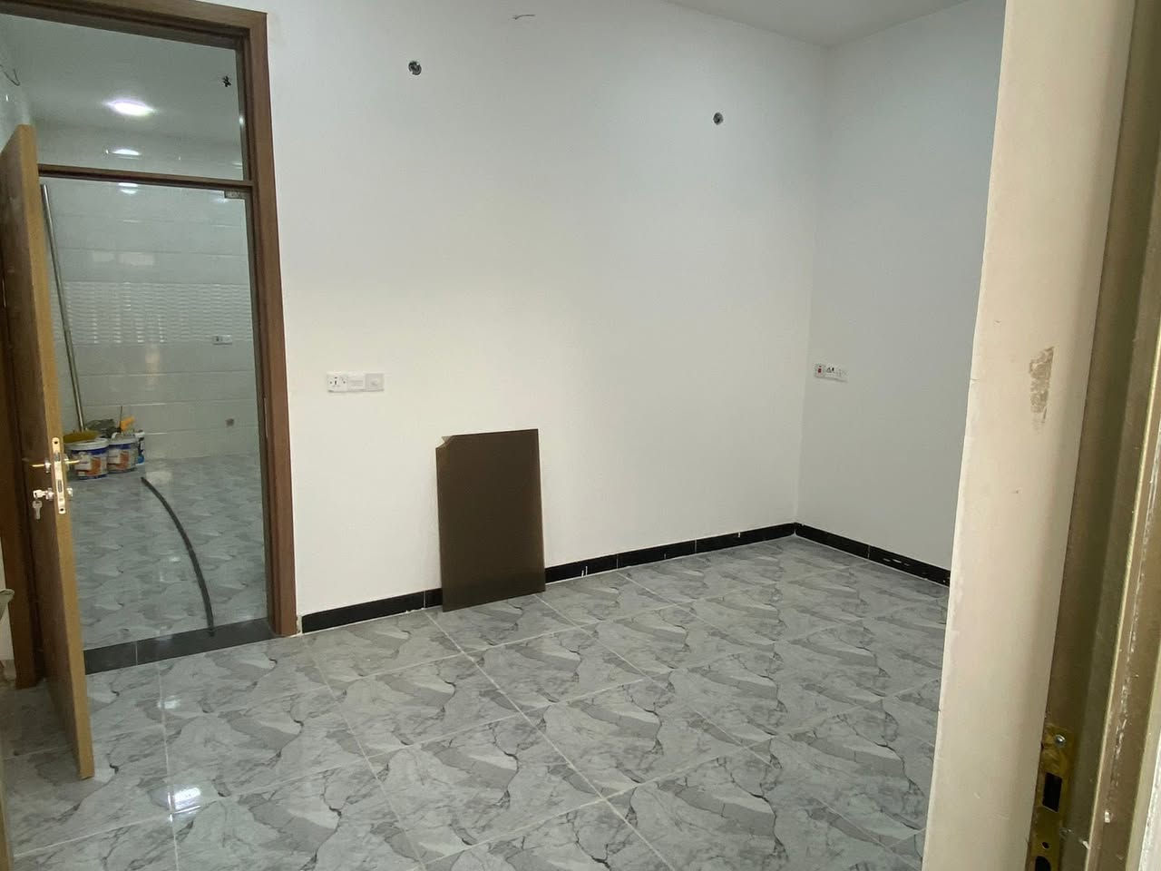 مشتمل للبيع المساحه ٥٠ م مجمع السلطان الثالث يحتوي
على صاله ومطبخ وصحيات فوك وجوه وغرفتين نوم بناء زيرو ٢٠٢٥
محمد الحامد للاستثمار ولتطوير العقاري
*********** واتساب
