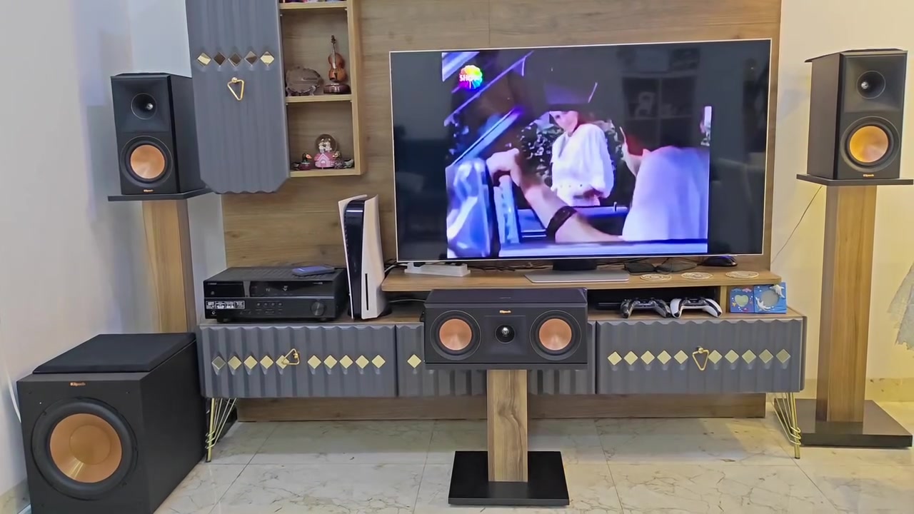 للعرض مسرح منزلي
Yamaha HTR 2071
Klipsch RP 600m ii
Klipsch RP 500c
Klipsch R 12sw
فقط الياماها للبيع بسعر ٣٠٠ الف وبي مجال بسيط


**إذا كنت صاحب هذا الإعلان وتريد حذفه لأي سبب، رجاءا أرسل رسالة إلى الدعم الفني**