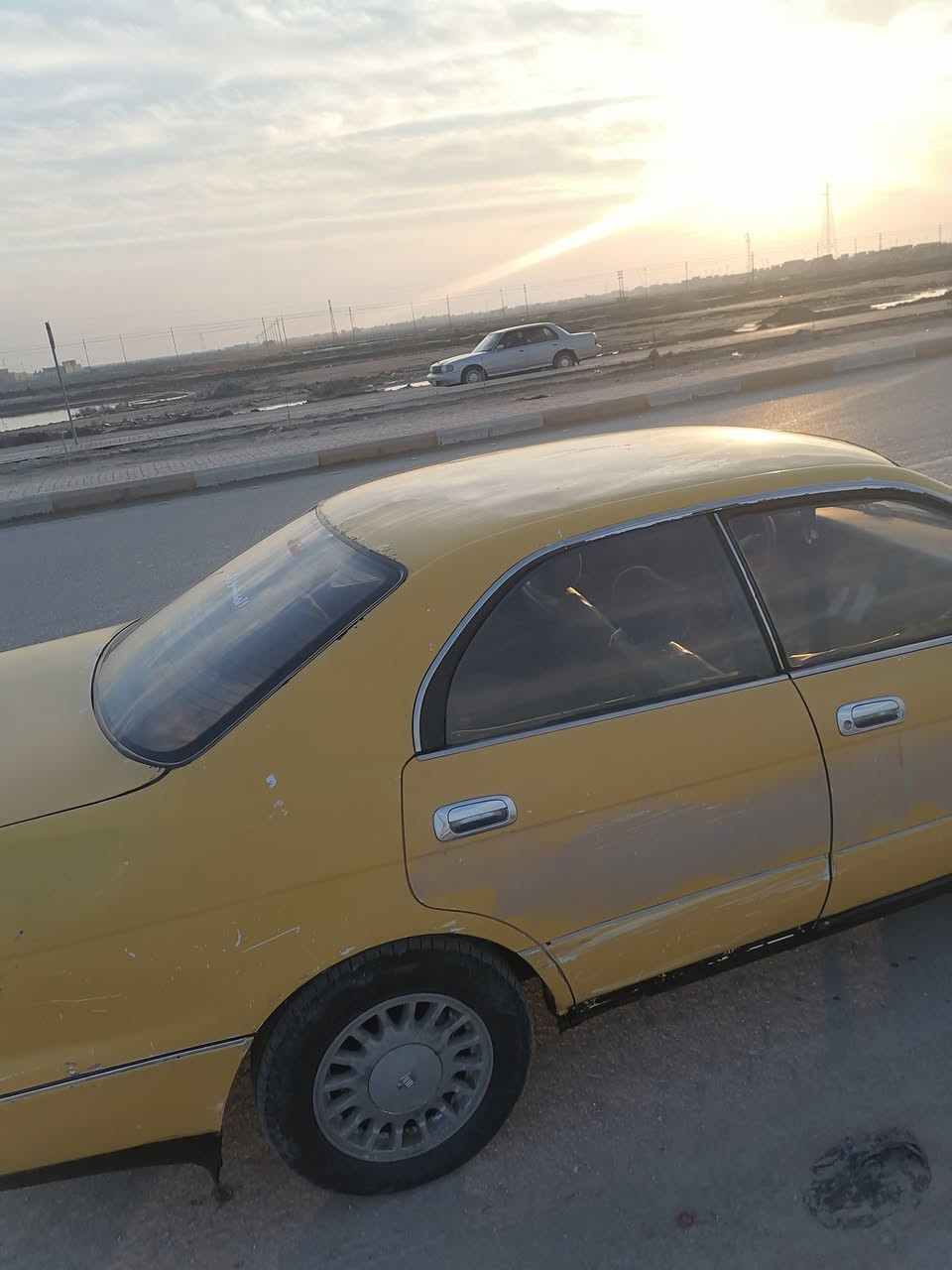 سلام عليكم بطه للبيع لون اصفر مكفول من الكص والنقل والعيب الشرعي بيه ضربه بلجاملغ الخلفي سياره نعمه من الله دواخل جدامك مكينه جدامك لاتبخير ولاتنقيص تبريد شغال تدفئه شغاله سياره مال جناي وعلى ايدي رقم بصره راعيها مكانه بصره بيه وكاله خاصه موجوده عندي هيئه وغرامه مصفره سعر ٣٩ بيه مجال للطيبين مكان سماوه قضاءالخضر واتساب *********** اتصال
