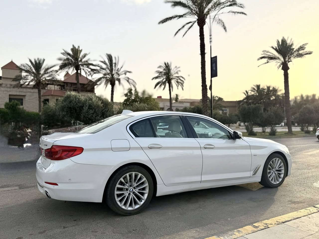 السلام عليكم
للبيع
Bmw 2018 luxure line 530i
• خليجي وكالة العروش
لسيارة فول مواصفات ابواب سحب وداخل مميز لون ابيض كشنات جلد وكهرباء وميموري و٥ بردات وحساسات ٣٦٠ درج واوتو بارك و٤ كامرات ونظام التحكم بالشاشة بحركة اليد وكيجات ديجتال ٣ وضعيات تتغير ولايت led بلادي و٤ وضعيات قيادة واوتو هولد وانارة داخلية متغيرة الالوان السيارة مسويلهة صيانة من كلشي ما بيهة نقص برغي ونعومتهة وسياقتهة شي خرافي
* ملاحظة: السيارة بيهة ٣ بصمات من الشركة وحدة من عدهن ذكية ام الشاشة
السياره مكفوله بدون صبغ او تبديل وكير ومكينه وحداديه 
كلها مكفولة 
سونار موجود 
مكان السيارة كاظمية 
للاستفسار : ***********
ملاحظة :- السيارة صبغ دعاميتن شخوط فقط
السعر 275
