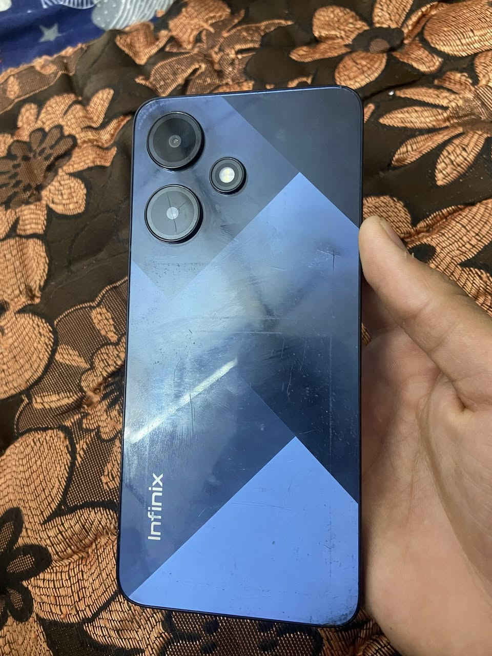 سلام عليكم للبيع 100 ذاكره 128 جديد ونضيف مابيه شي


**إذا كنت صاحب هذا الإعلان وتريد حذفه لأي سبب، رجاءا أرسل رسالة إلى الدعم الفني**