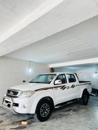 هايلوكس • ٢٠٠٩ • كلار