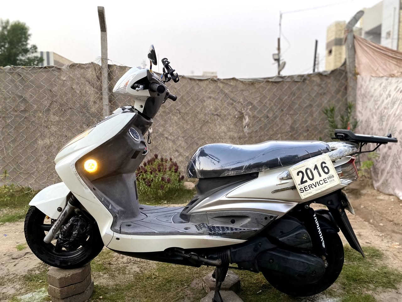 السلام عليكم.      دراجه سكنس فحل ياباني
شكل ماجسته        أصولي.    اعلى فئه نوزل 
ملاحظه الدراجه ما مرقم      واتس ***********
                                         او انستا ac_8rz
مزود 
1 دسك + فجه رياضي 
2 اكلجات رياضي 
3 مري + سداند موبايل رياضي 
4 لايتات صفاحيات رياضي 
5 هورن صوت لاندكروز
6 كاسحه + سوبايه رياضي 
7 غلاف دبل رياضي 
8 كشن الرياضي
9 + رقم بل صفح 
10 لايتات بيض صفاحيات عدد 4 
11 صالنصه رياضي 
12 انبيثري صوت عليه 
..
لابد تلك بيه شخط 
الدراجه حلووه وشلعه معدل سبب البيع احتاجيت شكم فلس 
مكاني نجف 
حي ميسان قرب محطة ريبال أو 
مكان حي الوفاء قرب محطة اضواء 
.
السعر خاص واتس *********** 
وبيك خير وتدلل بيها مجال 
الدرجه ناعمه 
الجنط تحتوي على اماكن تخزين
