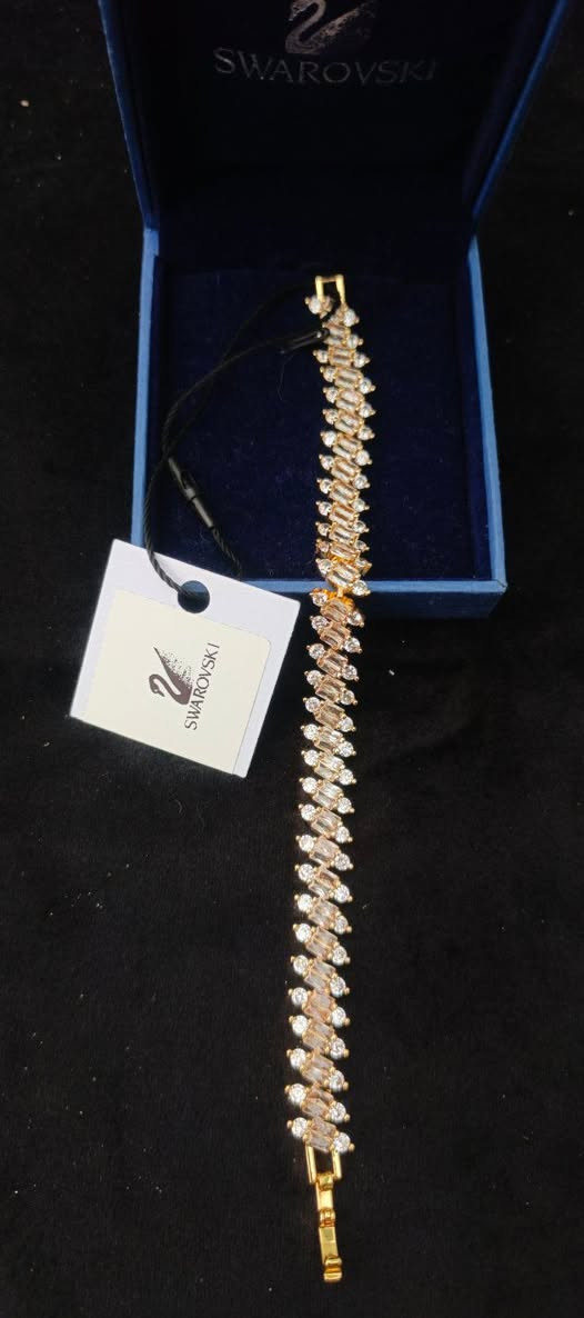 قطع موزنايت وسوارفسكي القطع فضه اصلي كل قطعه كارت وباركود


**إذا كنت صاحب هذا الإعلان وتريد حذفه لأي سبب، رجاءا أرسل رسالة إلى الدعم الفني**