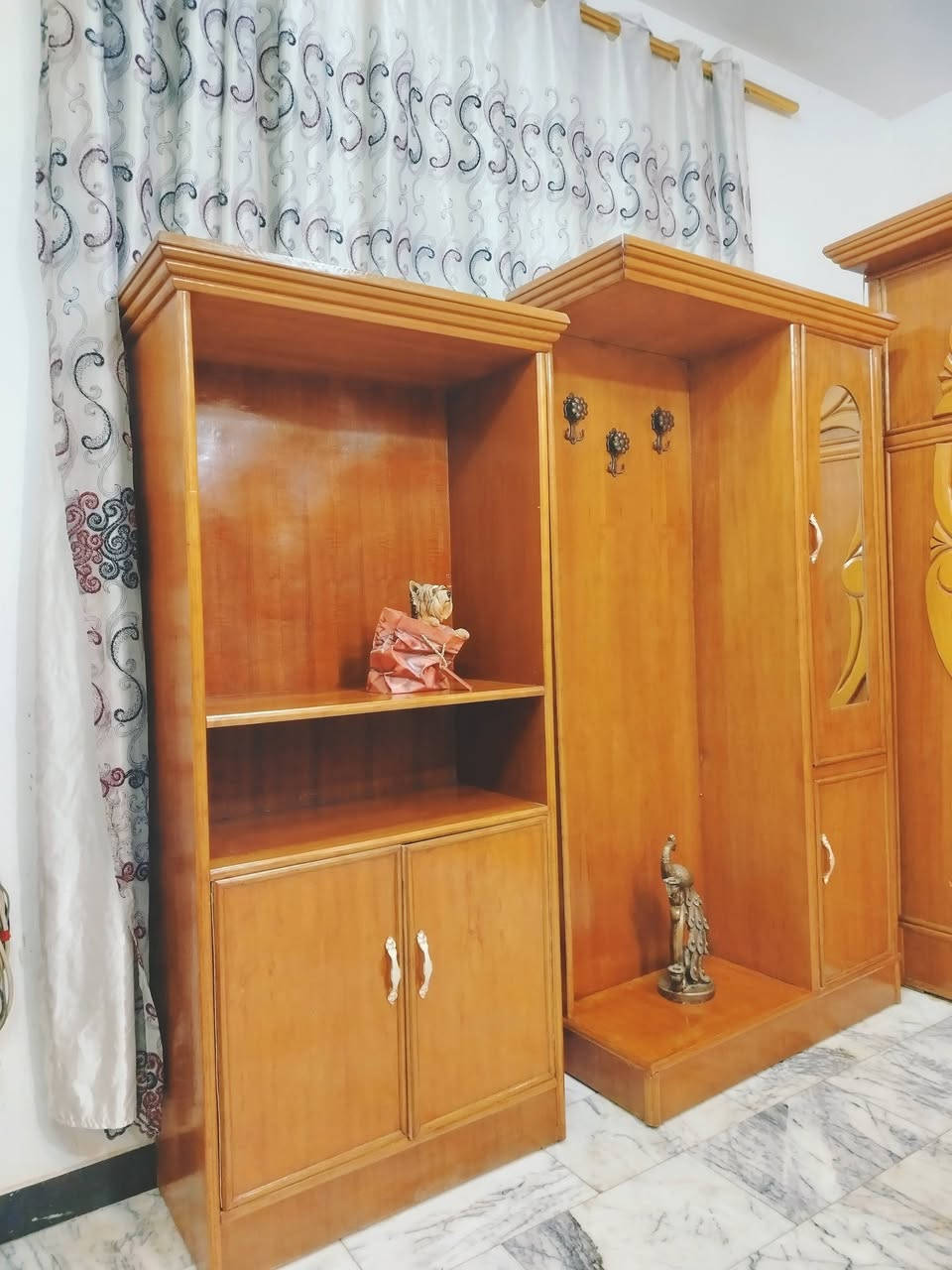 غرفة نوم تسكام صاج داخل وخارج شغل ثقيل ضهر جرجوبه استخدام قليل مابيها اي ضرر مكاني حلة حي الجزائر ***********.    ***********
