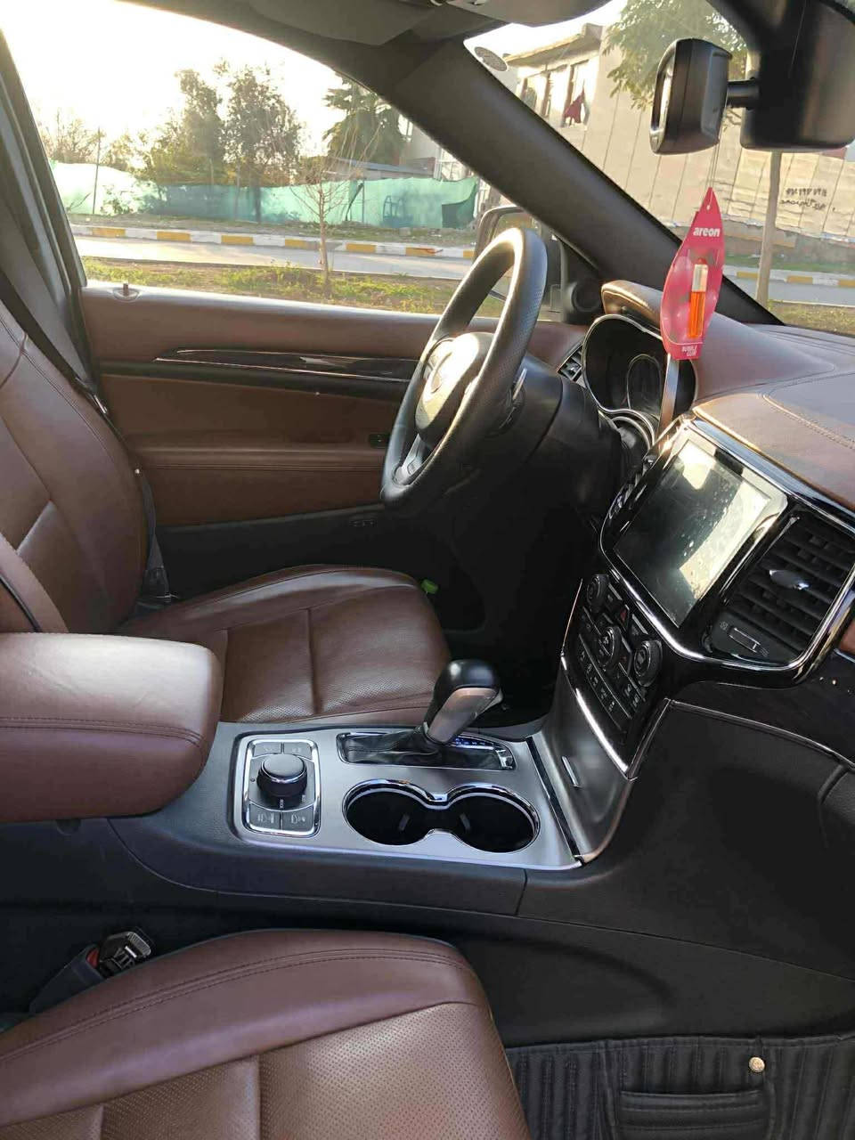 جيب شيروكي اوفرلاند
موديل ٢٠٢٠
السيارة رقم السليمانية باسمي 
بدون صبغ
تبديل باب السائق 
عداد المسافة ٤٧ الف ميل
تشغيل عن بعد
صندوق كهربائي
سقف بانوراما قطعتين
داخل لون مش مشي المرغوب
مانع انحدار 
كشنات اثنين كهرباء
رادارات جانبية
نظام تزحلق فورويل
و كثير مواصفات اخرى
مكان السيارة: قضاء دربنديخان 
الاتصال بالرقم:***********
 انتهاء السنوية ٢٠٣٠
مكلف بالنشر 🙏🏻🙏🏻🙏🏻🙏🏻
السعر عن طريق رقم الهاتف ☝️☝️ فقط
