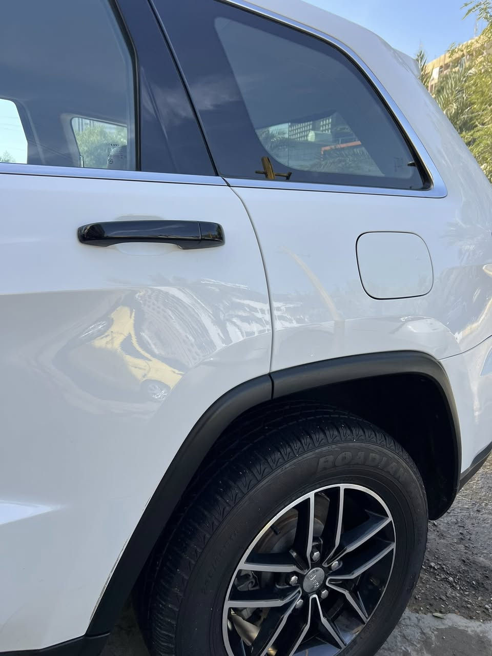 السلام عليكم
جيب لاريدو 2016 أمريكي ابيض 
رقم  أربيل باسمي السياره 
هاي ضربات مالتها بخشم البنيد فقط   سياره جديده  وهزة جديدة 
ب22 يعني بشدتين و20 ورقة وبيها مجال بسيط 
بيع فقط بيع فقط بيع فقط 
***********
