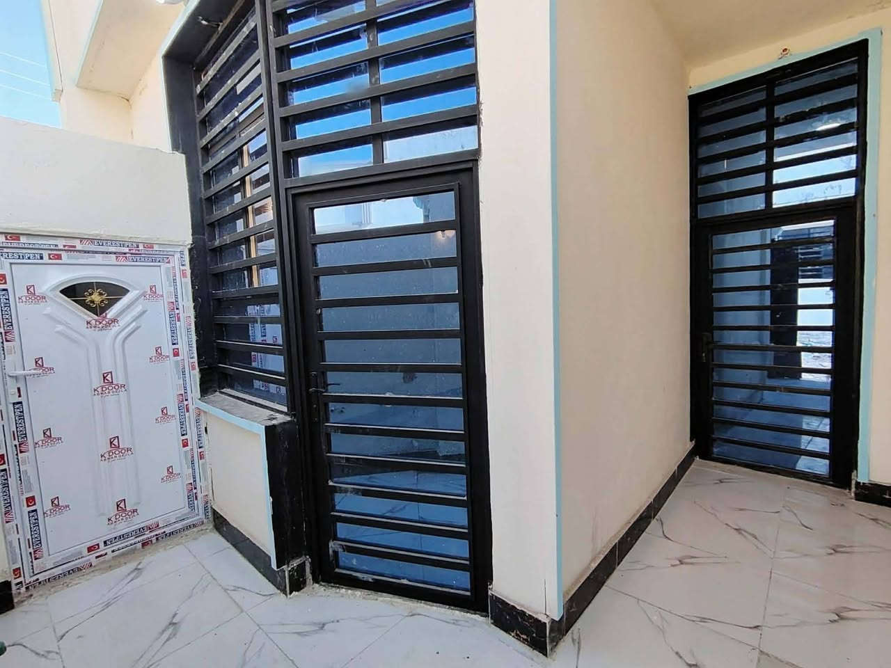 الدار بيع مساحه 80 متر مقابل ملحق قريه غدير السعر 30 الاستفسار أكثر ***********
