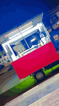 للبيع كشك 2×2 ينشد ع ستوته بداخله يتخله اربع جدوره يرهم ماكولات ويرهم عصائر رقم للاستفسار ***********
