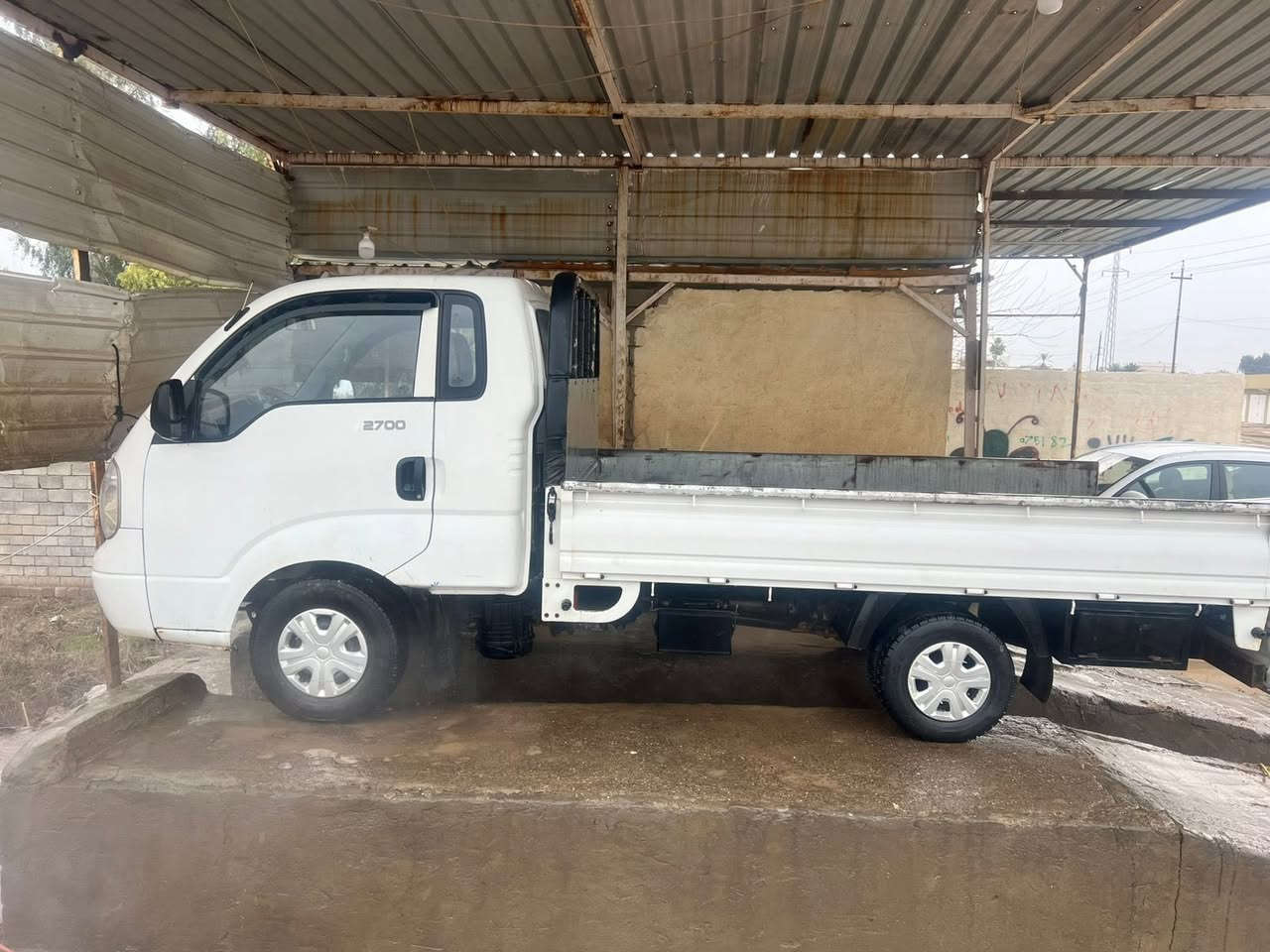 للبيع كيا حمل موديل 2012 محرك 2700 صدر جديد امامي خلفي محرك كير شاصي كفالة تحويل ثاني يوم  سنويا لل 2029 العنوان الموصل  السعر 110 وبيهة مجال للاستفسار الاتصال على الرقم***********
