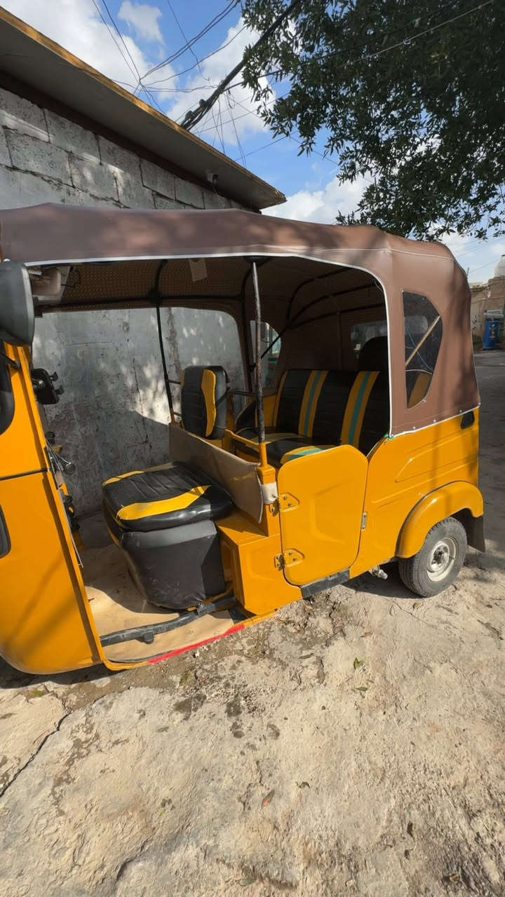 السلام عليكم تكتك 21للبيع مابيه اي نقص تراي زيرو بس دوسه الوره شويه بيه خياس وباقي تكتك كفاله تصال ***********
