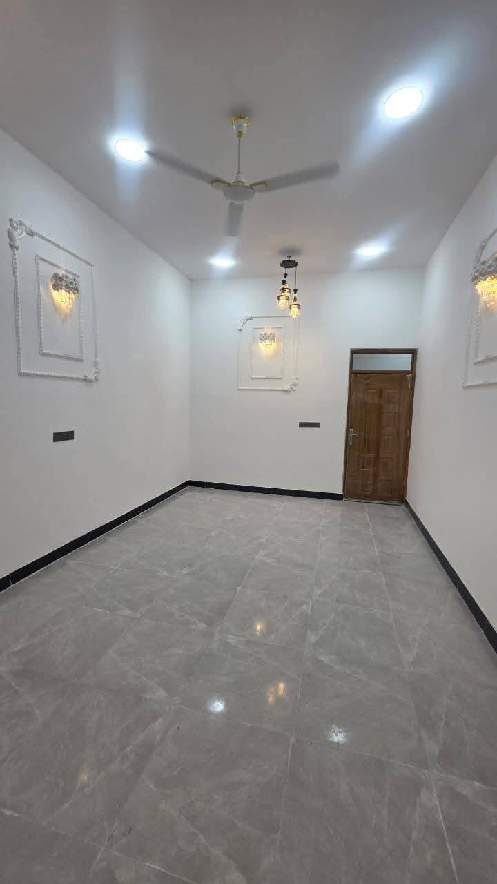 تحية حب وأحترام لكل ألمشاهدين 🌹
اللاستفسار : ***********

توفر دور سكن للبيع عدد 4 🏭
نفس ترتيب ونفس المساحه 
تريد واحد تريد 2 تريد 3 تريد 4 هم عادي 
موقع راقي كلش مرتب
تستلم بيتك جاهز عند المكاتبه مباشرتاا

مساحة البيت 160م
ط شقل رفت ورباطات وشقل درجه أولى👍
بيت مرتب  ونضام راقي

جميع لخدمات متوفره 
محتويات كل بيت ⬇️
كراج + دوانيه + صاله +
مطبخ + غرف نوم 2 +
مناور + صحيات خارجي داخلي

أخذ بيت حلامك قبل لاينباع 💦
نوع العقار : طابو زراعي بأسم عراقي تتكاتب وي أبو طابو مباشرةً 💯

العنوان : البصره أبي لخصيب
طريق سيد حامد قرب مدينة ألاندلس موقع كلش مرتب وقريب على شارع سيد حامد رئيسي
جميع الخدمات ماي كهرباء شارع 10 متر 

كل هاذ جمال وترتيب

الدار الواحد
بسعر : 85 💲مليون وبي مجال للشراي 🔷
فارقات جاهزات للسكن 
اللاستفسار :***********
