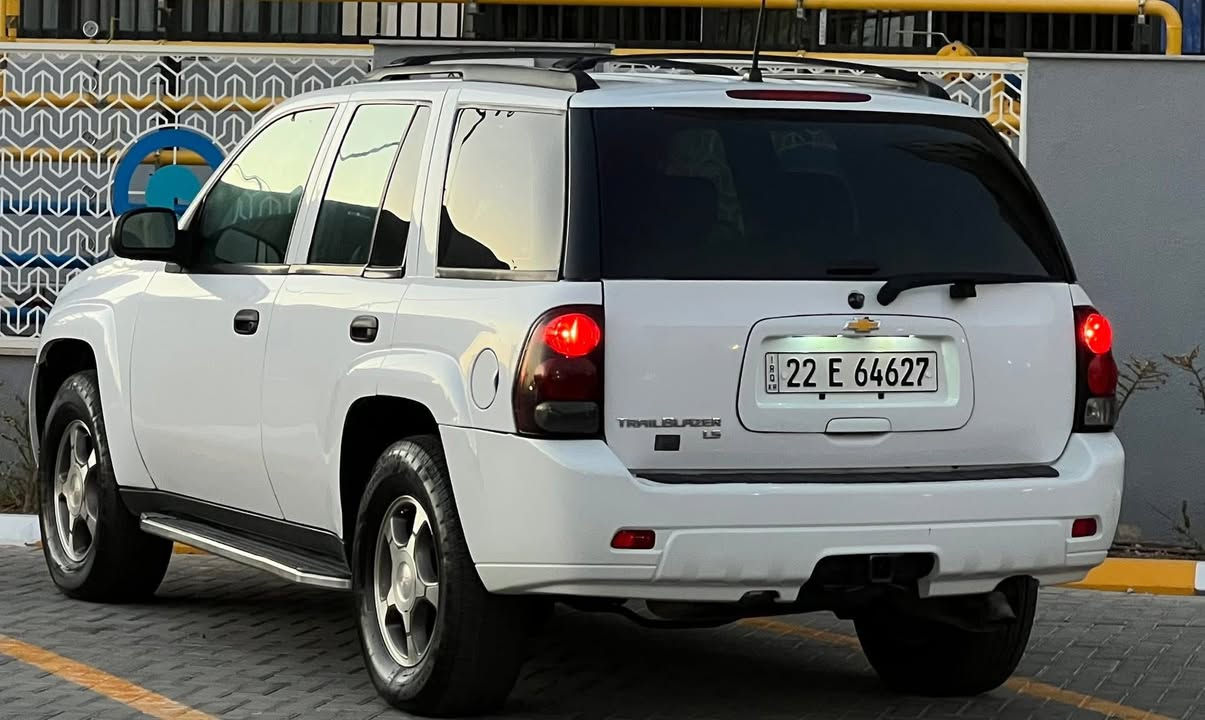 بلايزر 2007 جاهزه برغي ما بيها نقص رقم اربيل هزه جديده سنويه وكالة باسمي  ترايك وين متريد صدر باتري تايرات كله جديد مكينه وكير كفاله خليجي منظومه زينون اصلي السونر مرفق بالصور تجي وتشوفها للبيع  السعر 115 بيها مجال *********** مكان السياره بغداد البلديات
